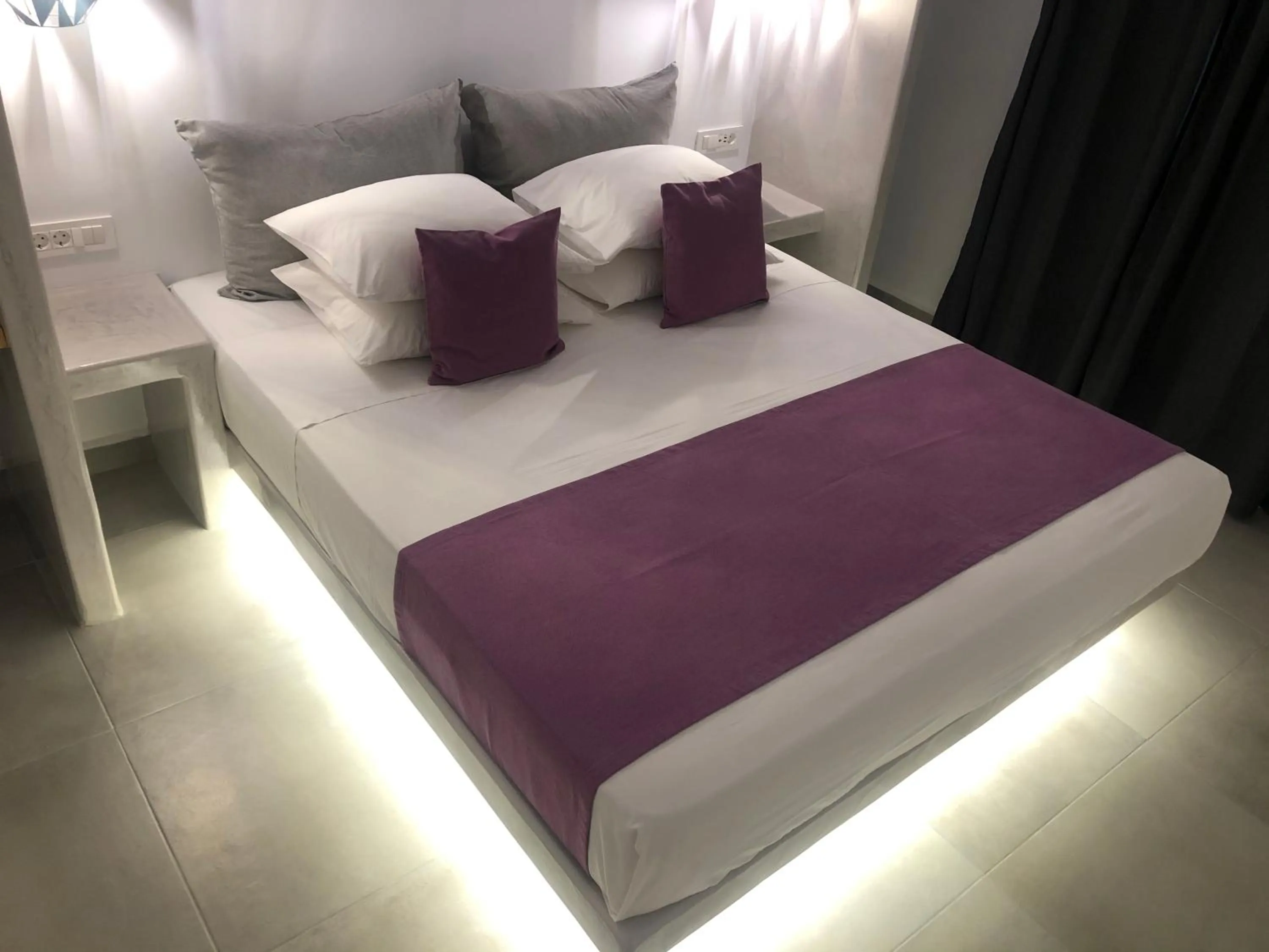 Bed in Dragonfly Villas