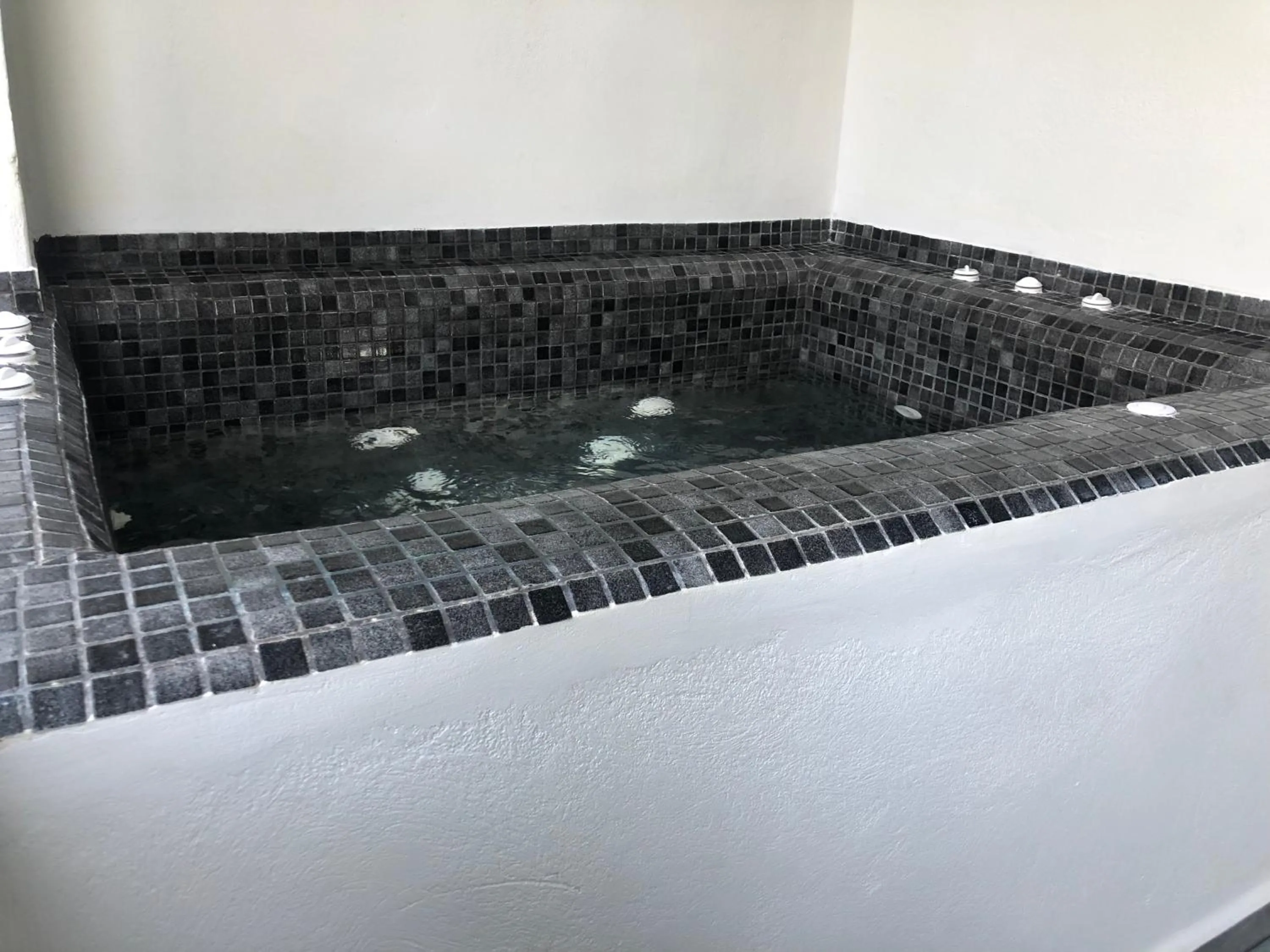 Hot Tub in Dragonfly Villas