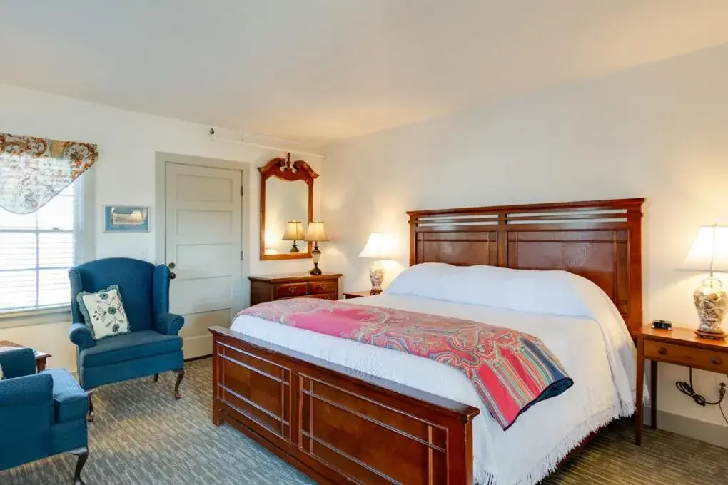 Standard King Room in First Colony Inn Standard King Room in First Colony Inn