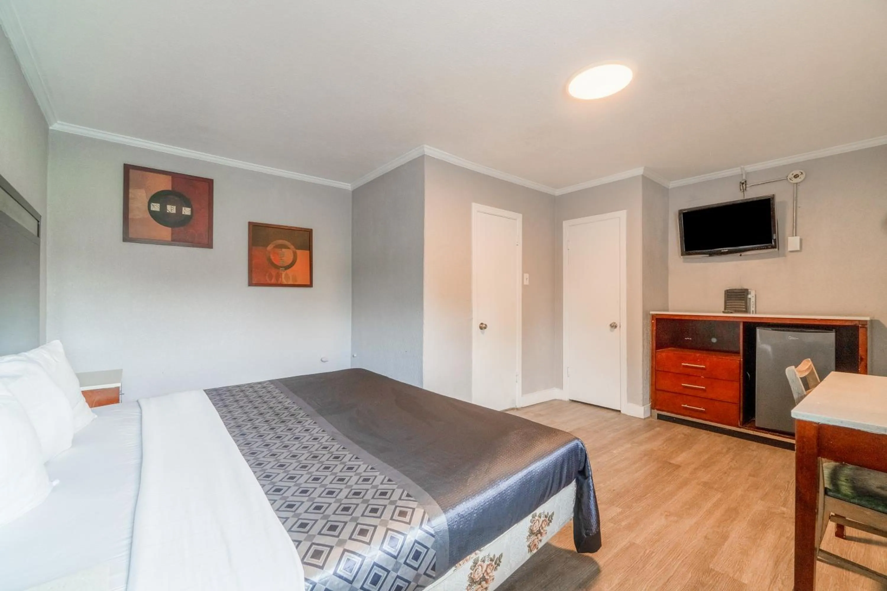 Bedroom, Bed in Alamo Oasis Inn and Suites By OYO San Antonio