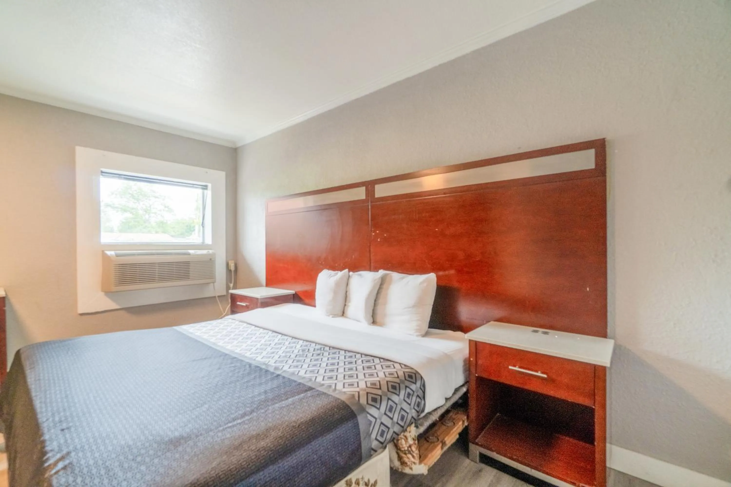 Bedroom, Bed in Alamo Oasis Inn and Suites By OYO San Antonio