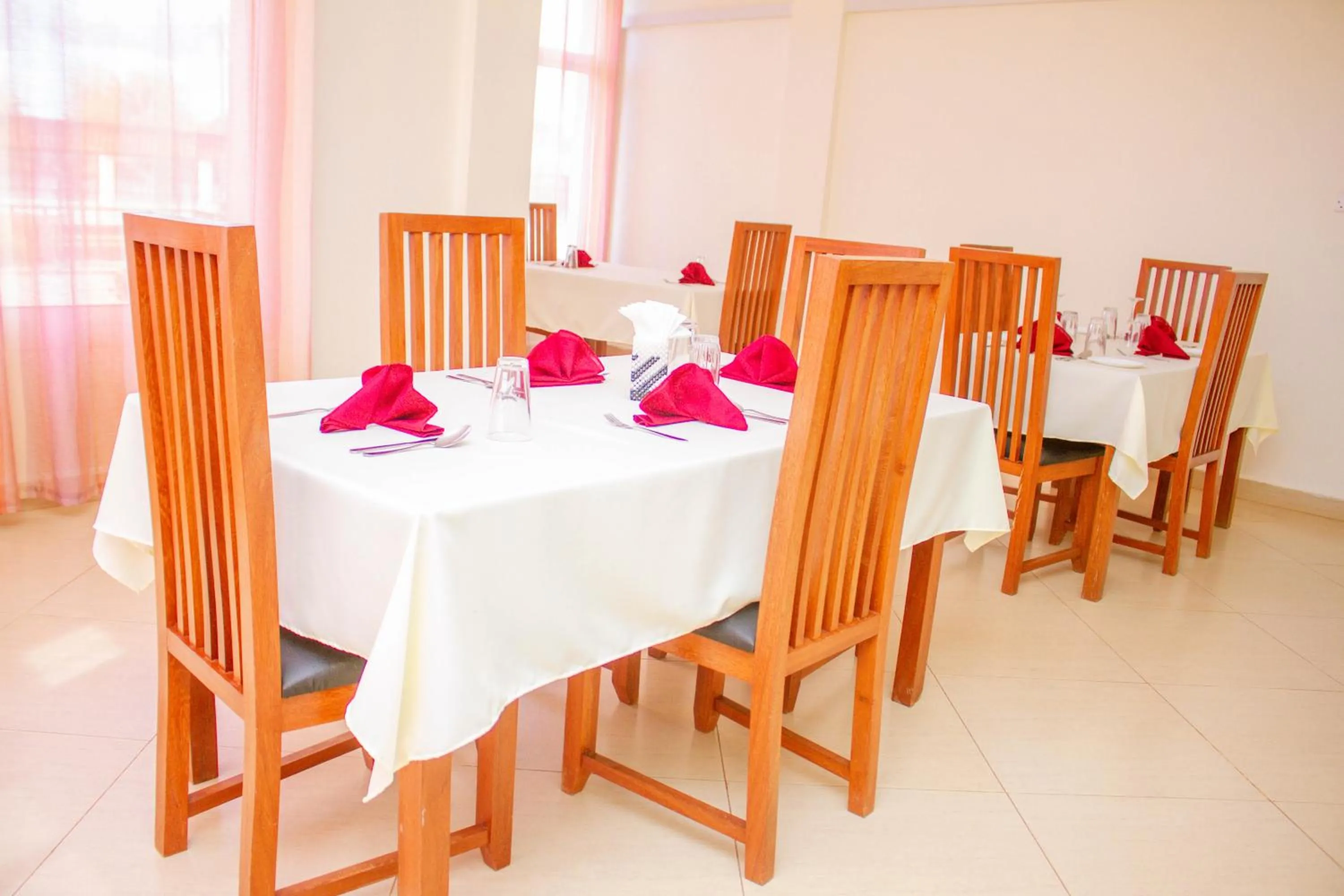 Restaurant/places to eat in Ambiere House