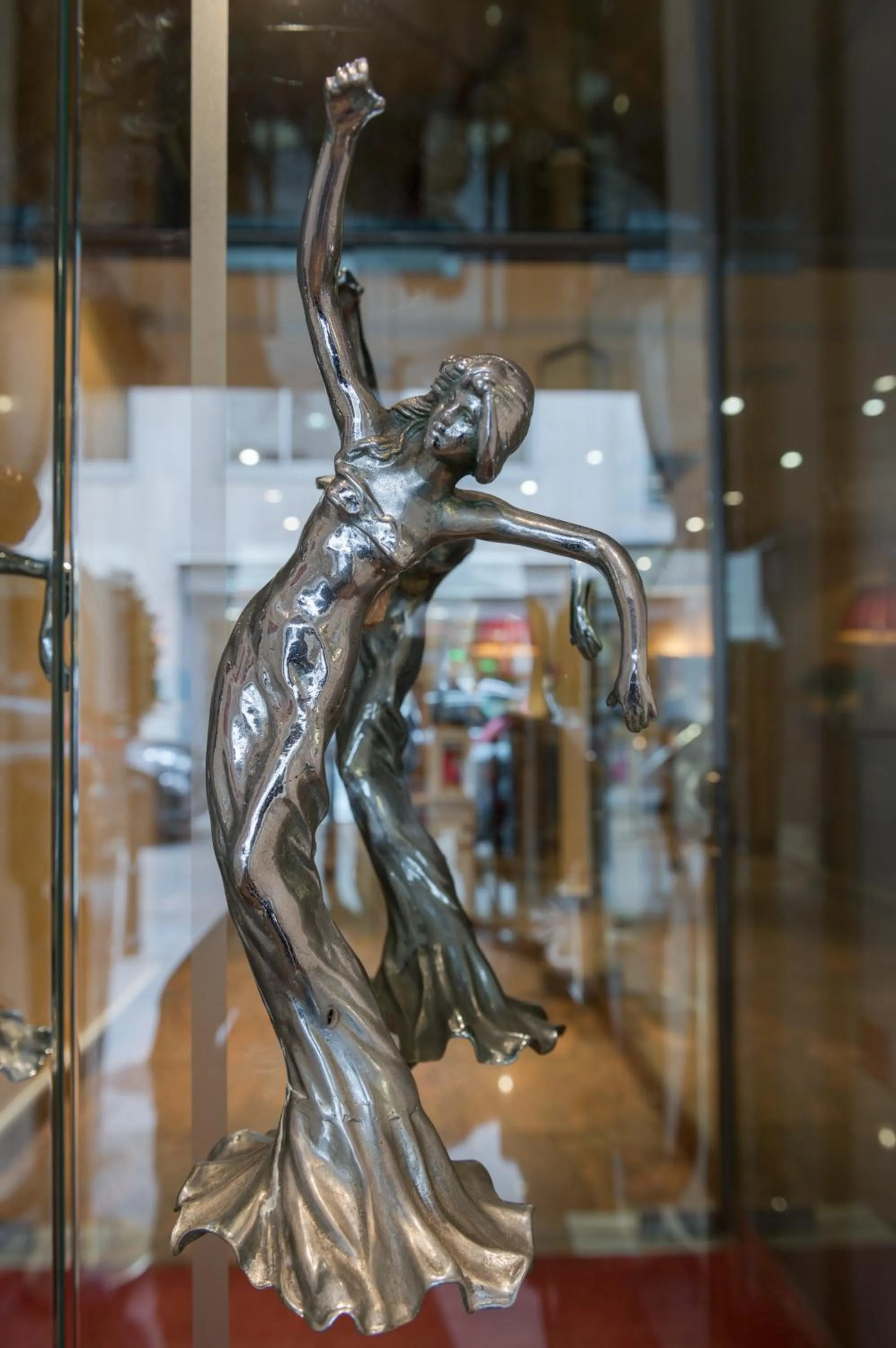 Decorative detail in Neuilly Park Hotel