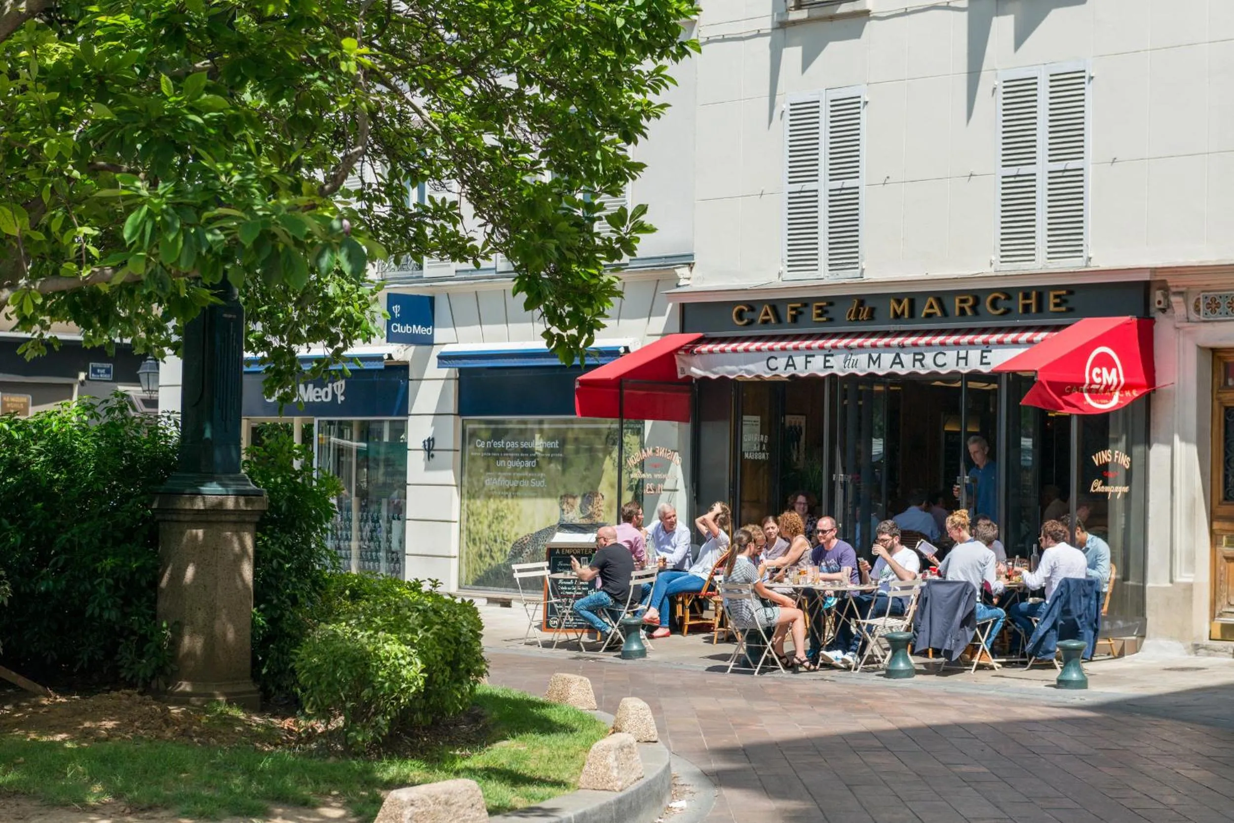 City view in Neuilly Park Hotel