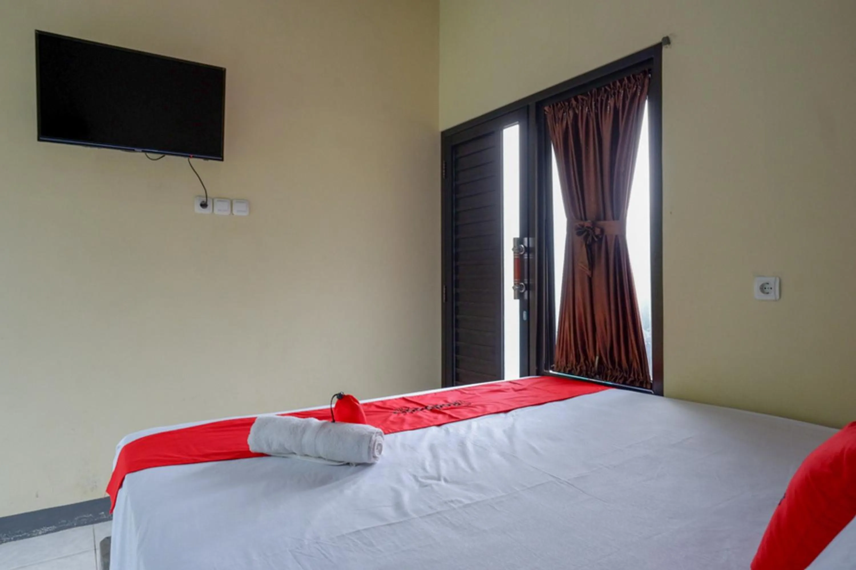 Bed in RedDoorz @ Gerbang Dieng Plateau Area