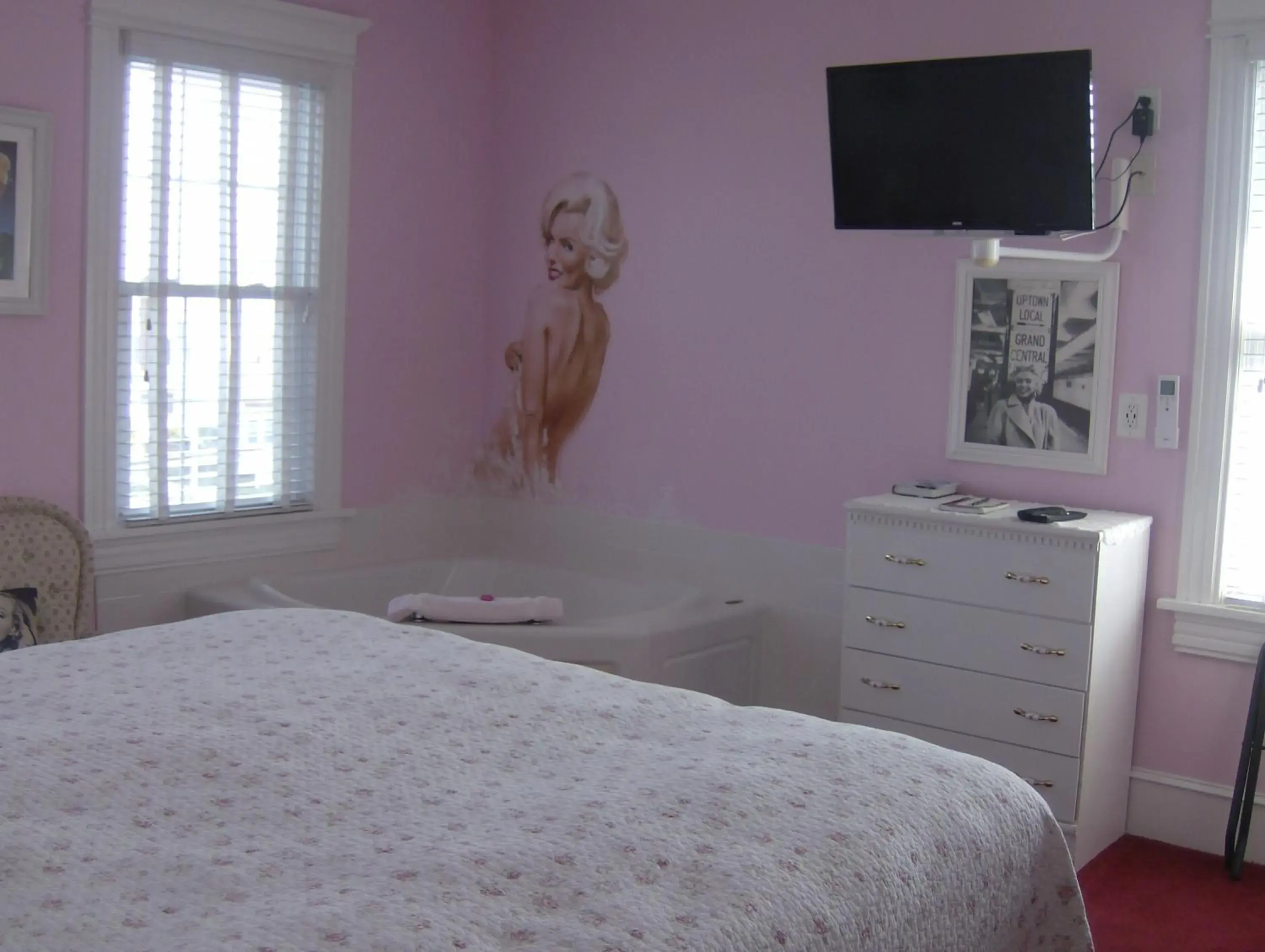 King Room with Spa Bath in Summer Nites King Room with Spa Bath in Summer Nites