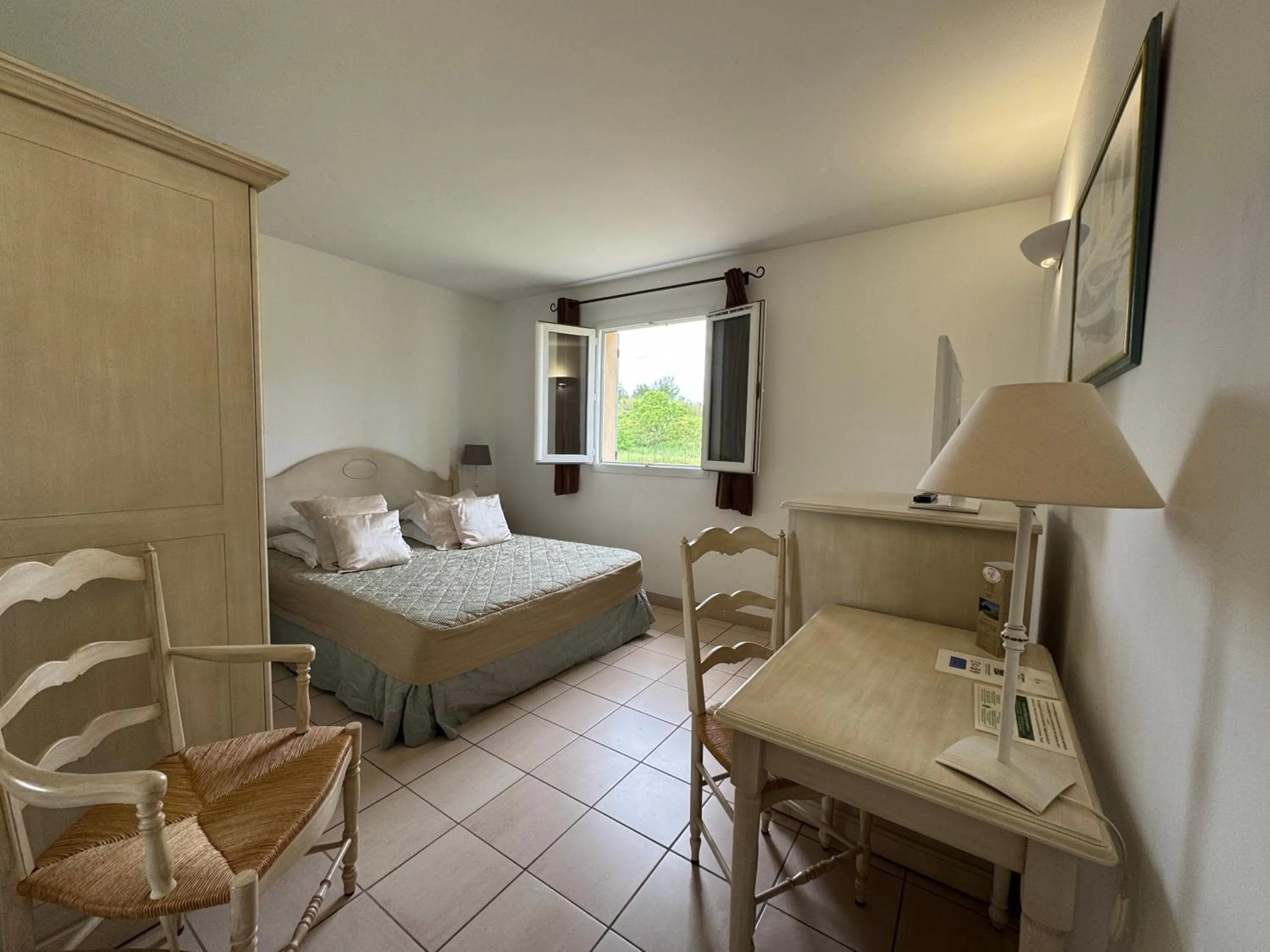 Bed in Hotel Terriciaë aux portes de Maussane les Alpilles