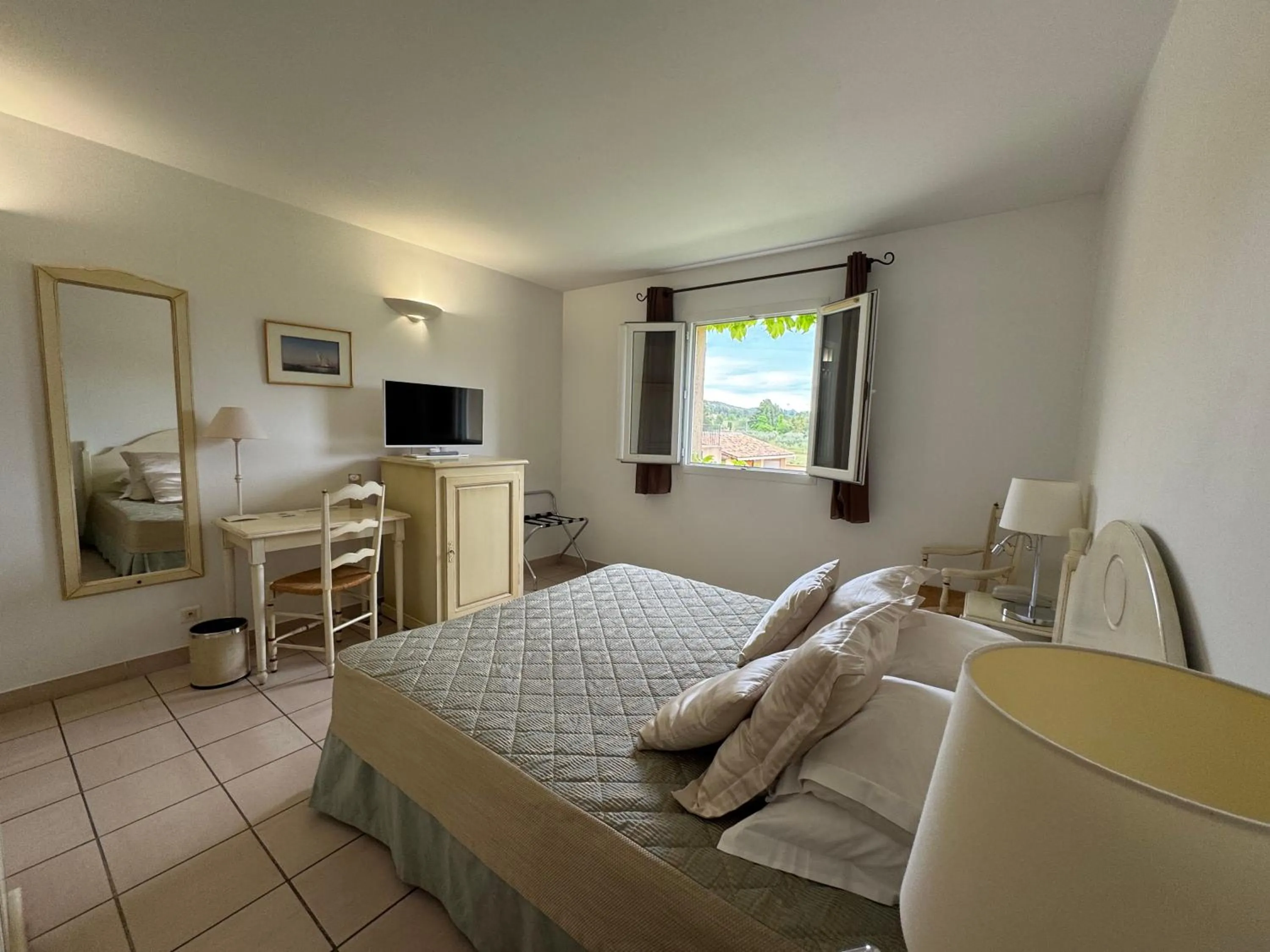 Bed in Hotel Terriciaë aux portes de Maussane les Alpilles