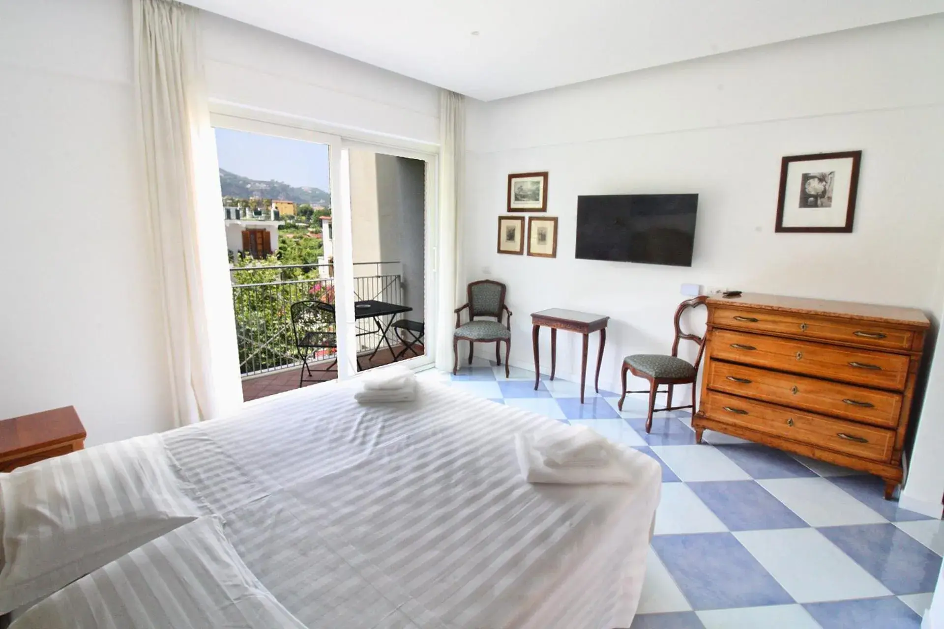Double or Twin Room with Balcony in Maison Tonina Sorrento Coast Double or Twin Room with Balcony in Maison Tonina Sorrento Coast
