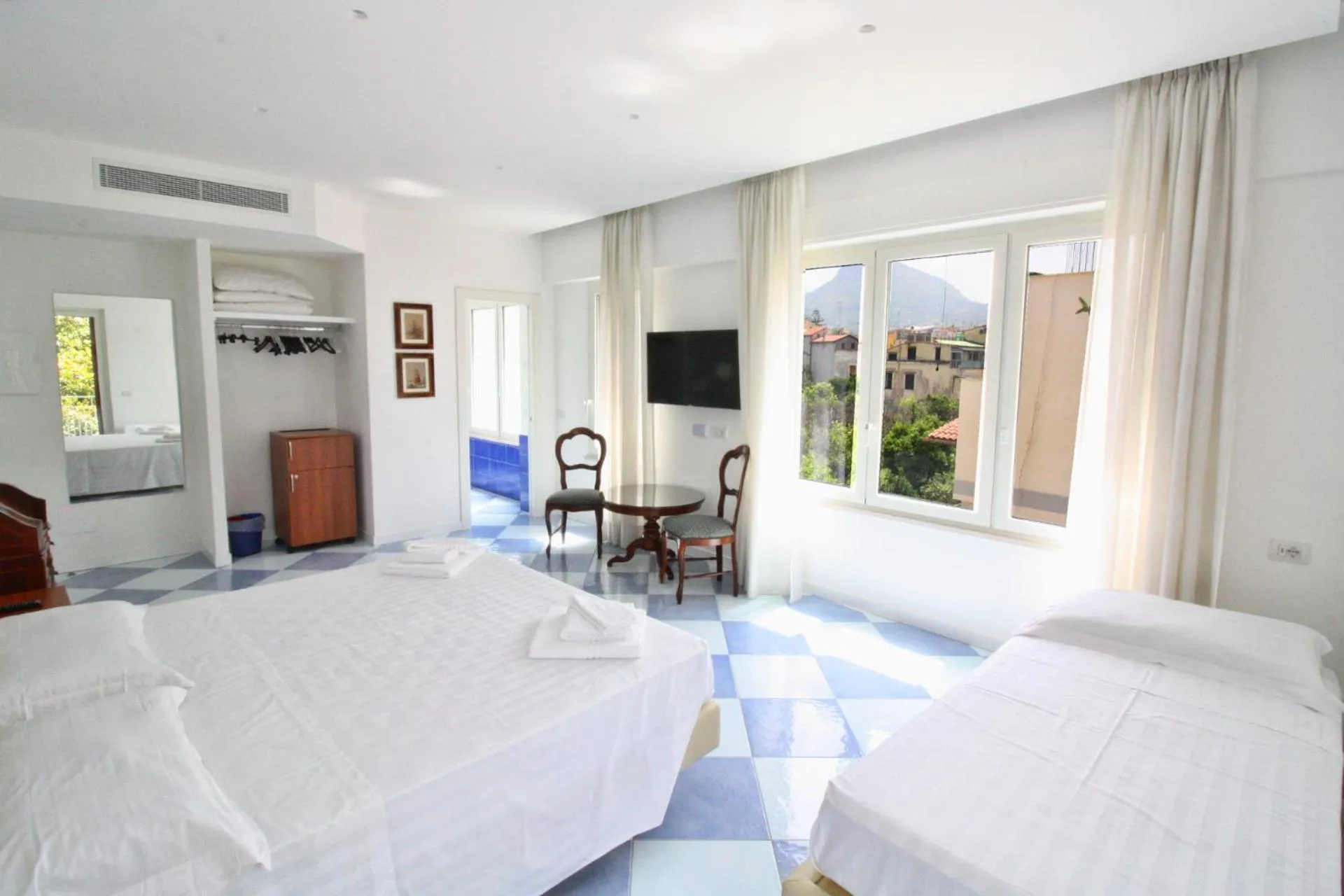 Large Double or Twin Room in Maison Tonina Sorrento Coast