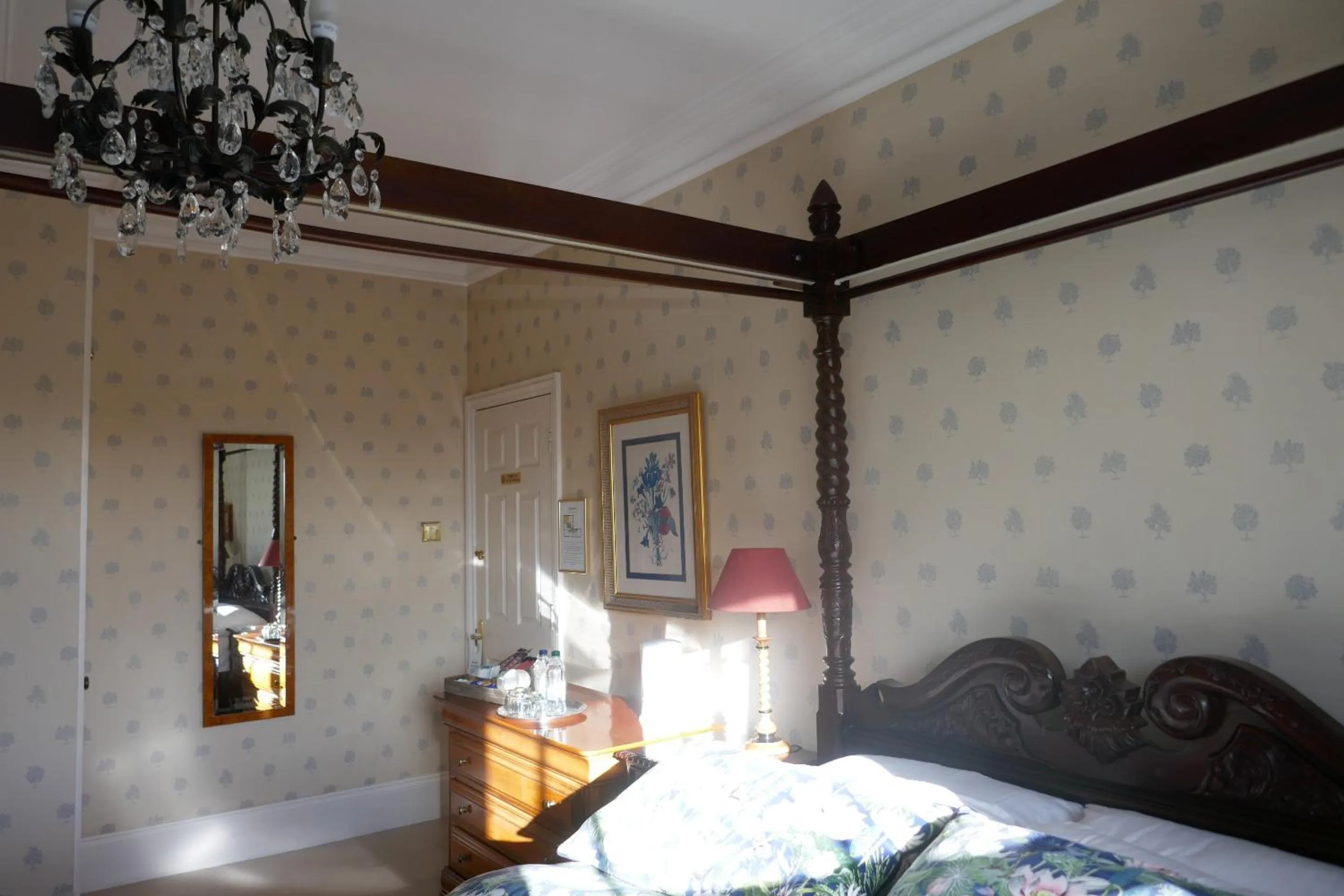 Bedroom, Bed in Kerrington House