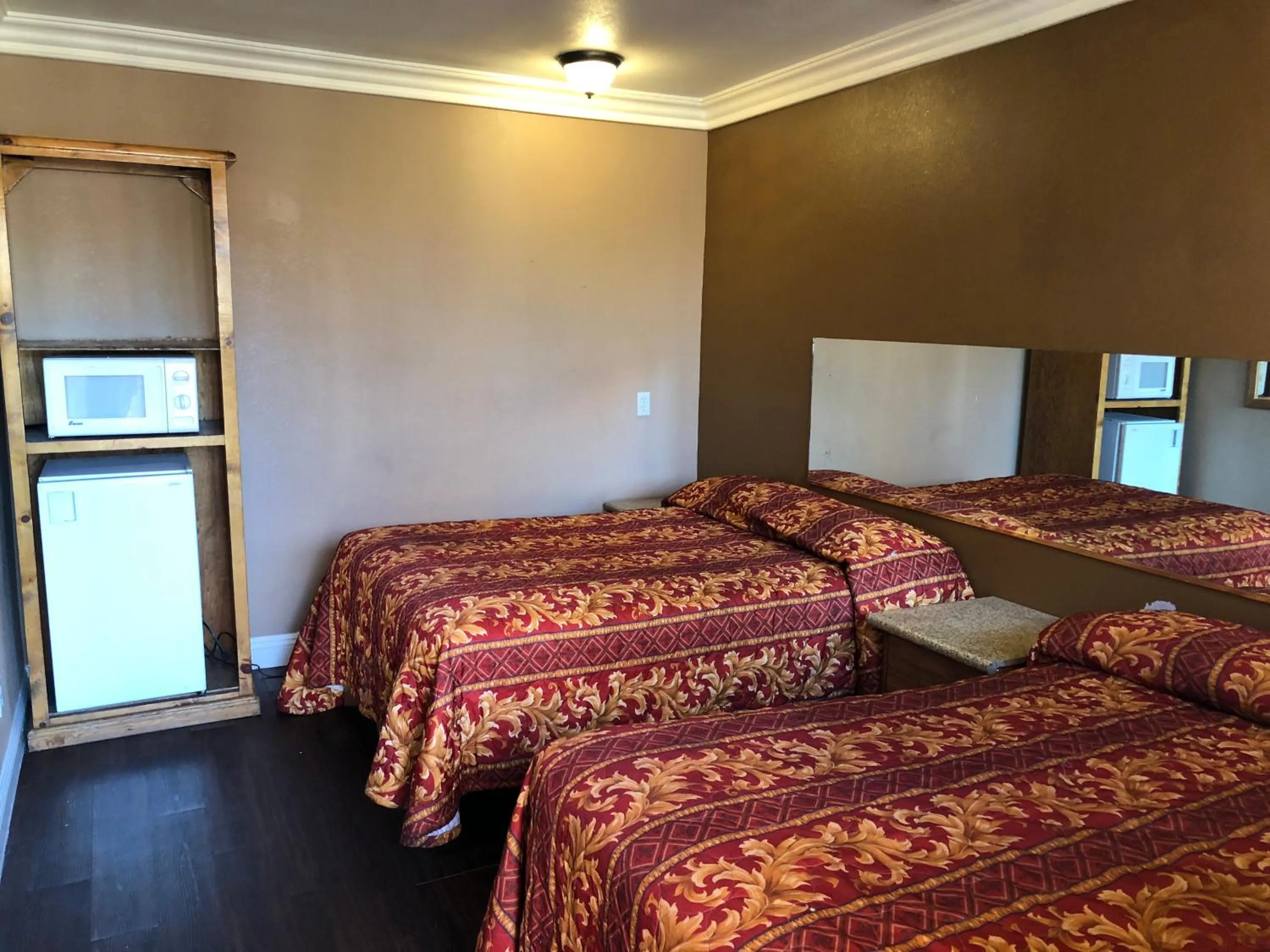 Bedroom, Bed in Flight Motel