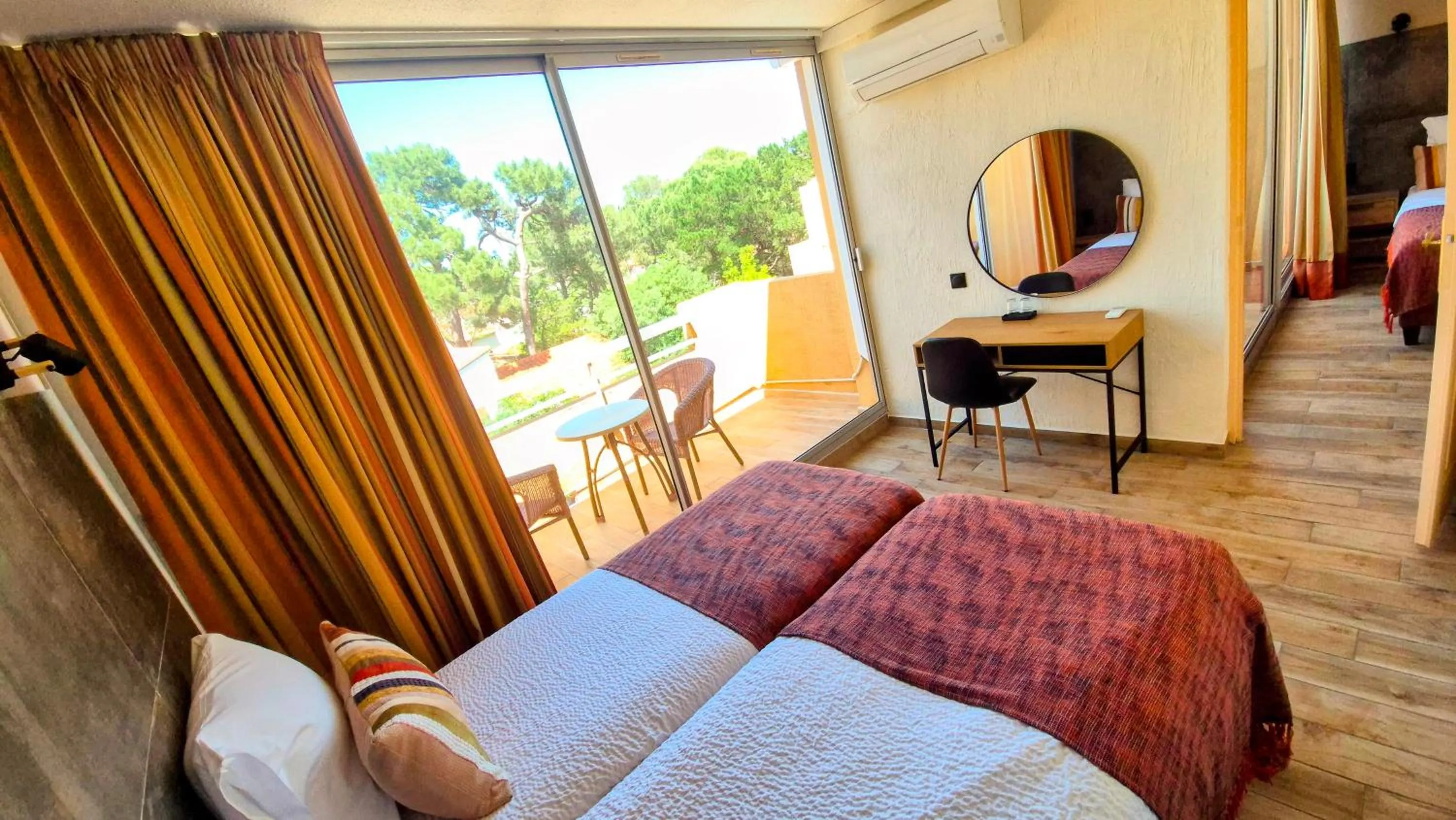 Bed in Hôtel Le Maritime