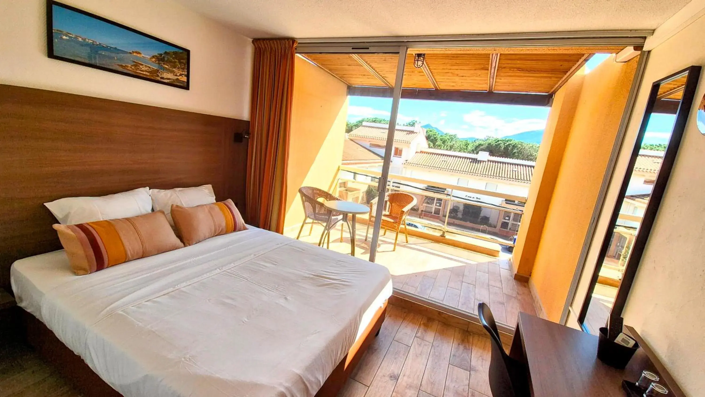 Large Superior Double Room with Terrace in Hôtel Le Maritime Large Superior Double Room with Terrace in Hôtel Le Maritime