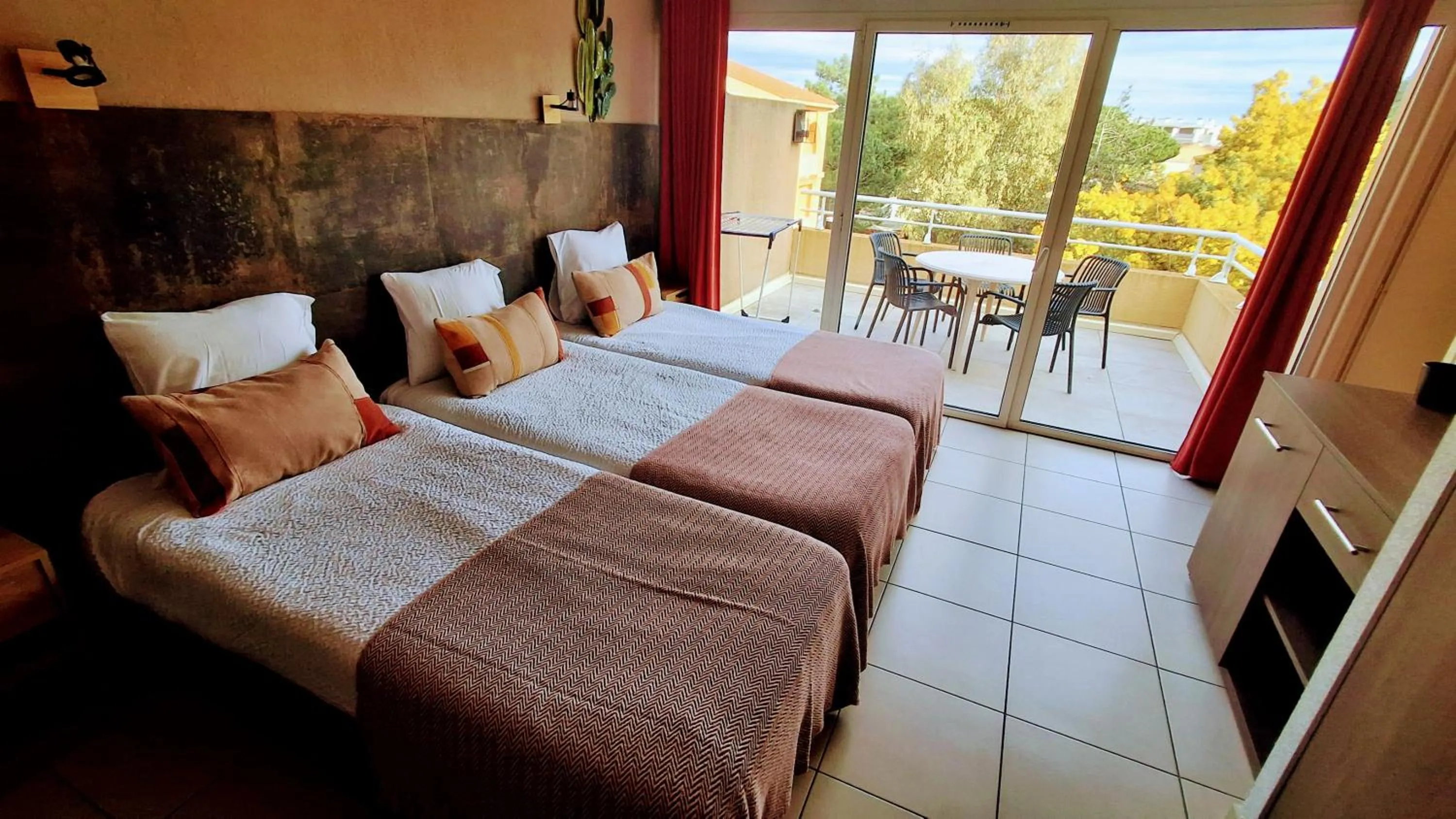 Bed in Hôtel Le Maritime