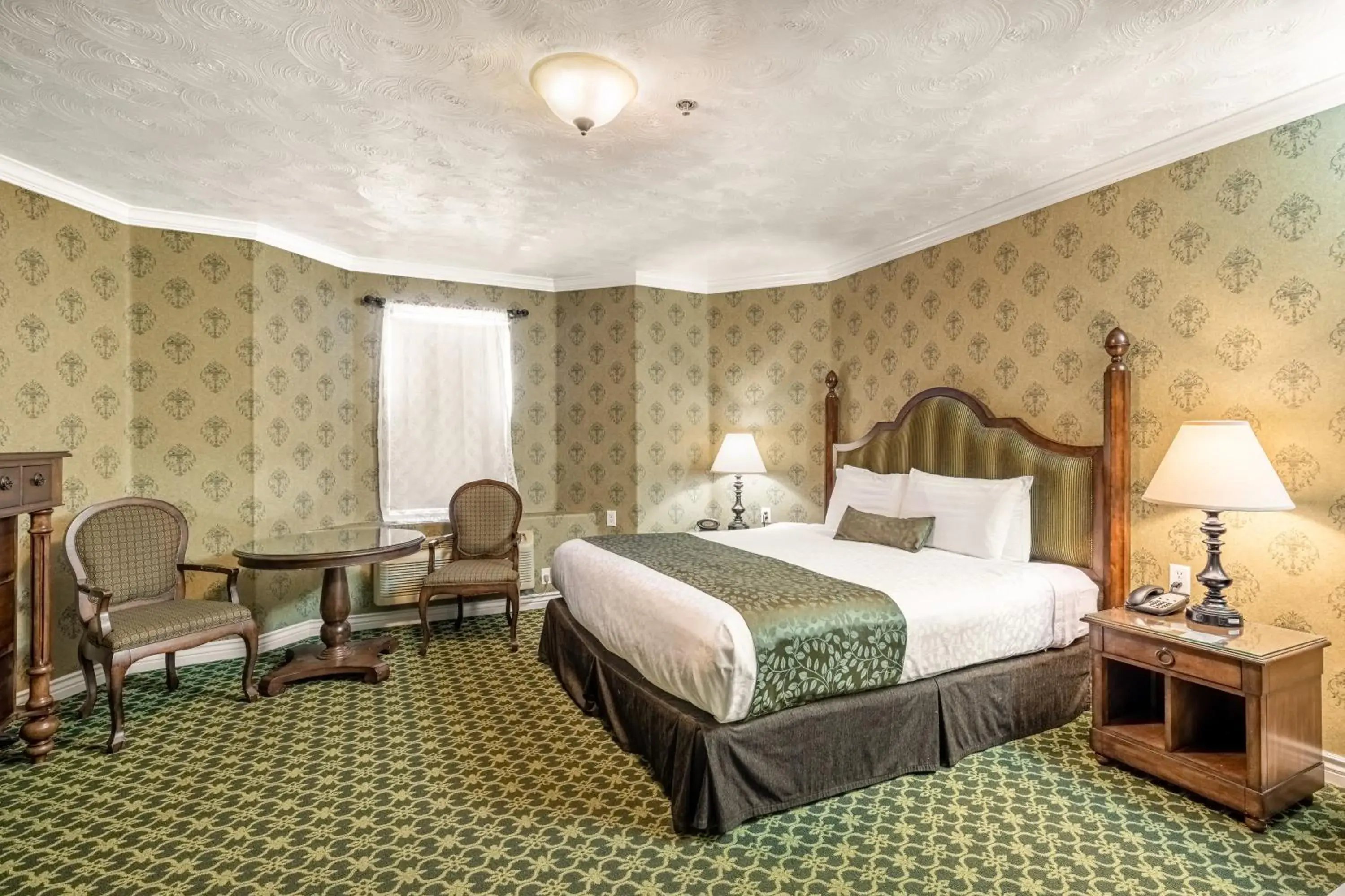 Deluxe King Room - Accessible - No pets in Canyons Boutique Hotel - A Canyons Collection Property Deluxe King Room - Accessible - No pets in Canyons Boutique Hotel - A Canyons Collection Property