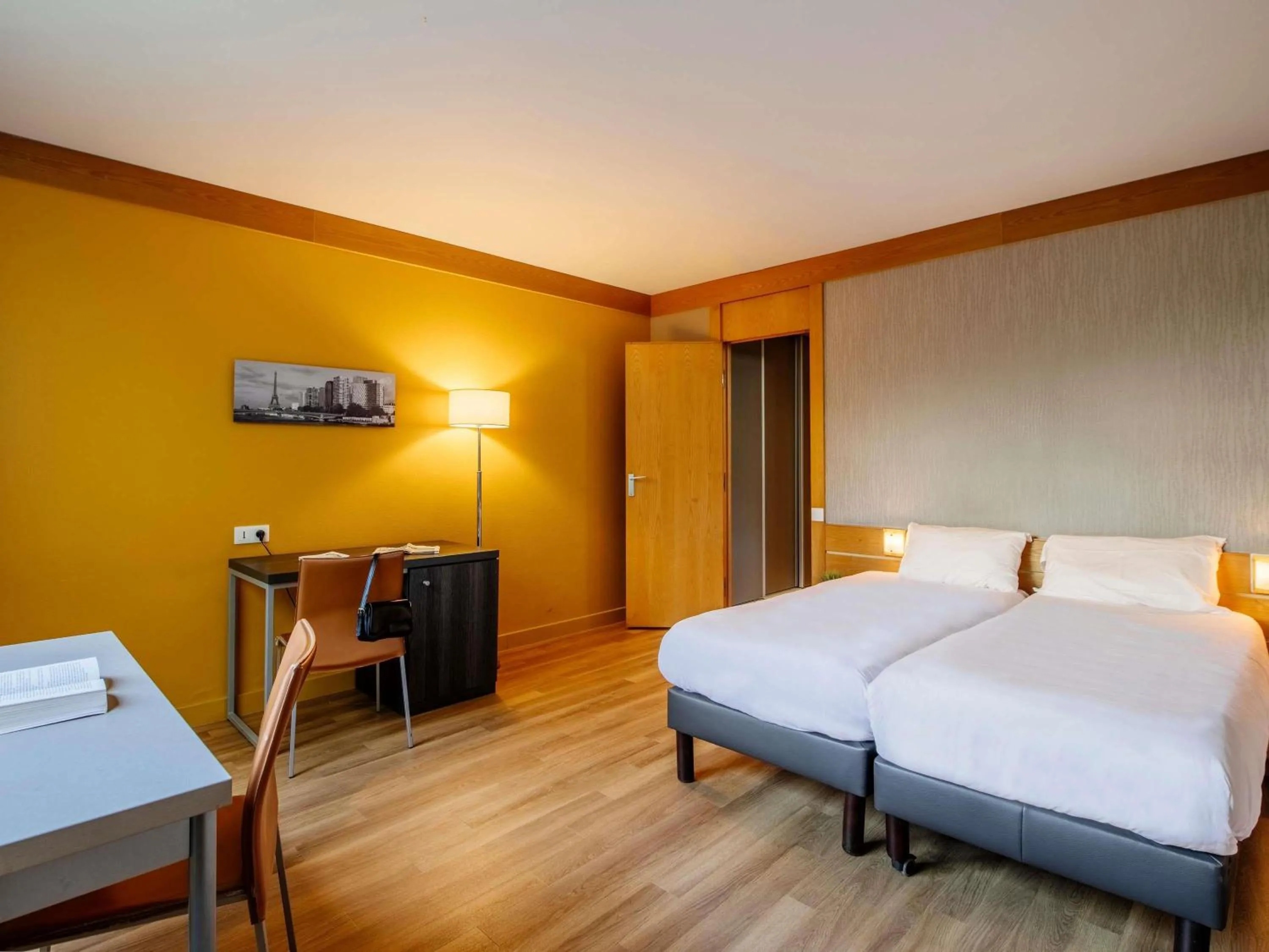 Bedroom, Bed in Aparthotel Adagio Paris XV