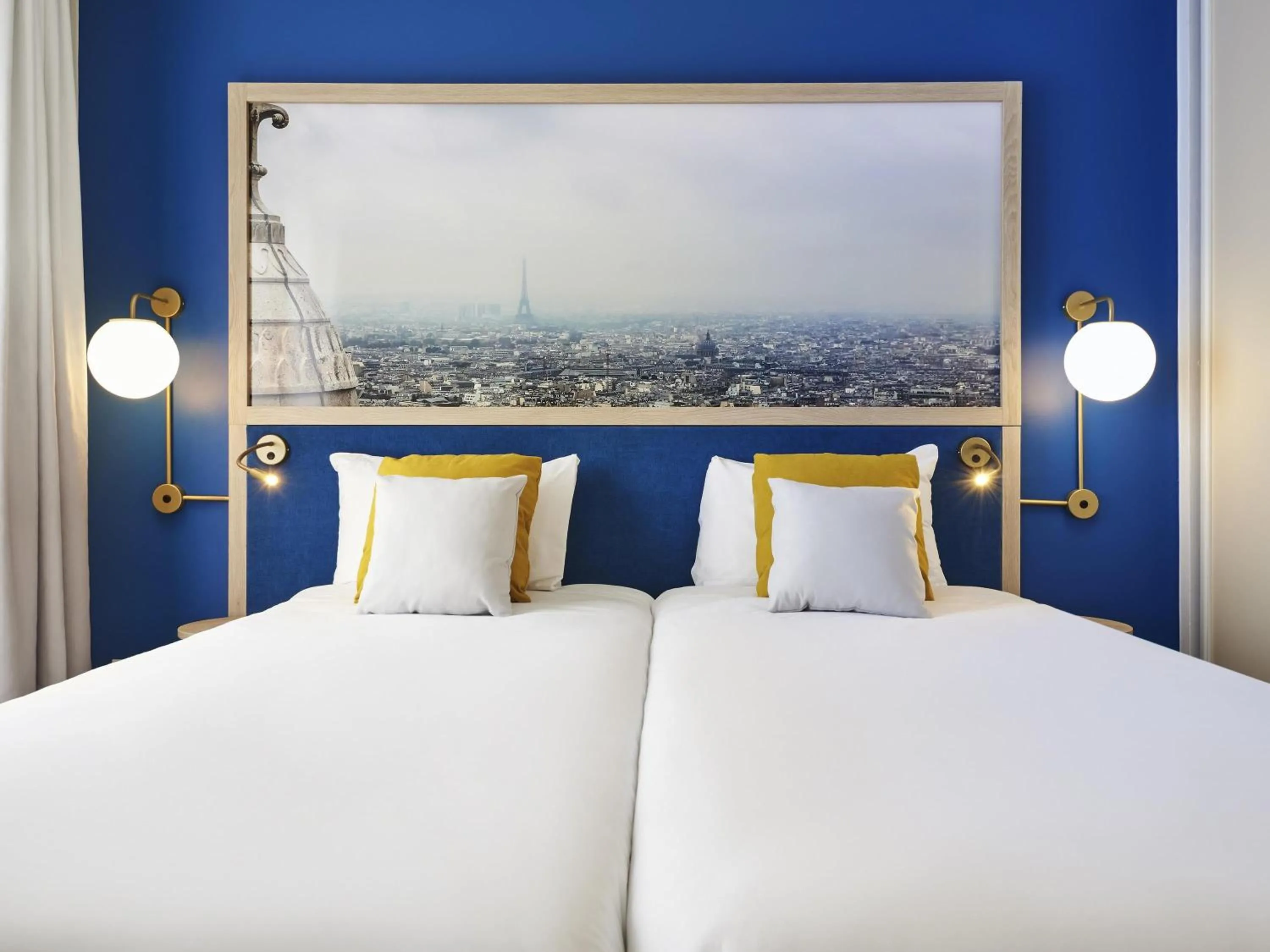 Bedroom, Bed in Aparthotel Adagio Porte de Versailles