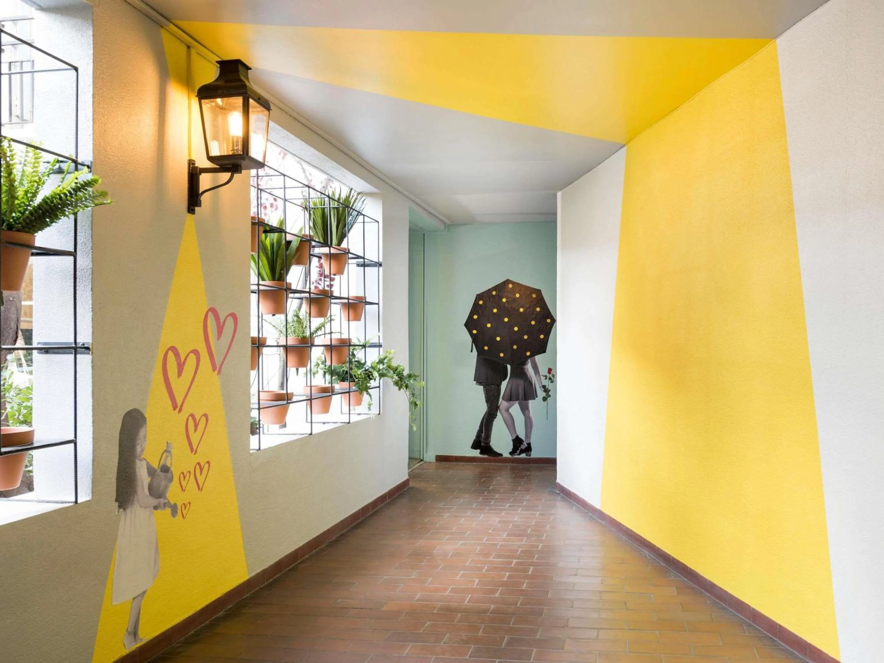 Property building in Aparthotel Adagio Paris Montmartre