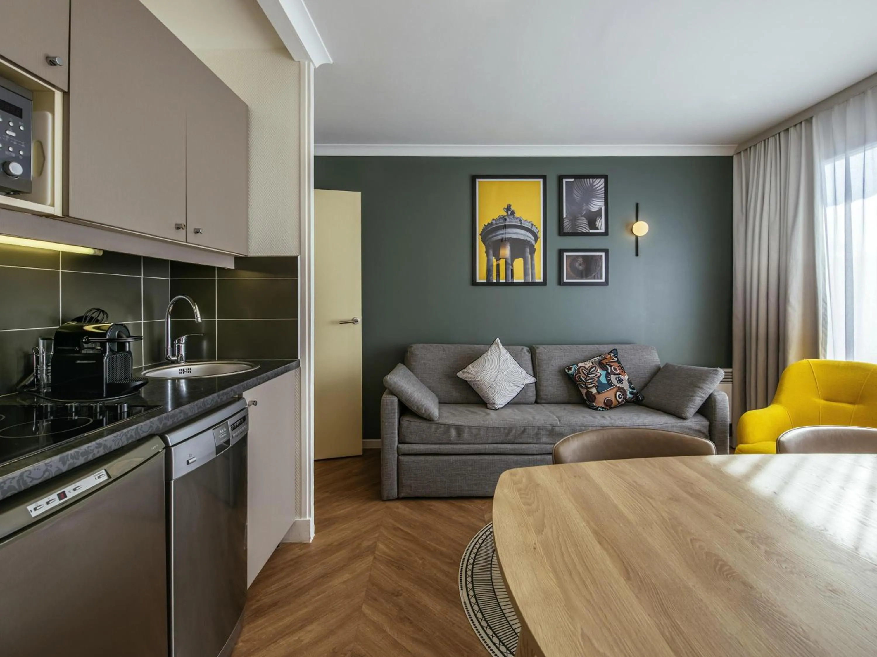 Bedroom in Aparthotel Adagio Paris Buttes Chaumont