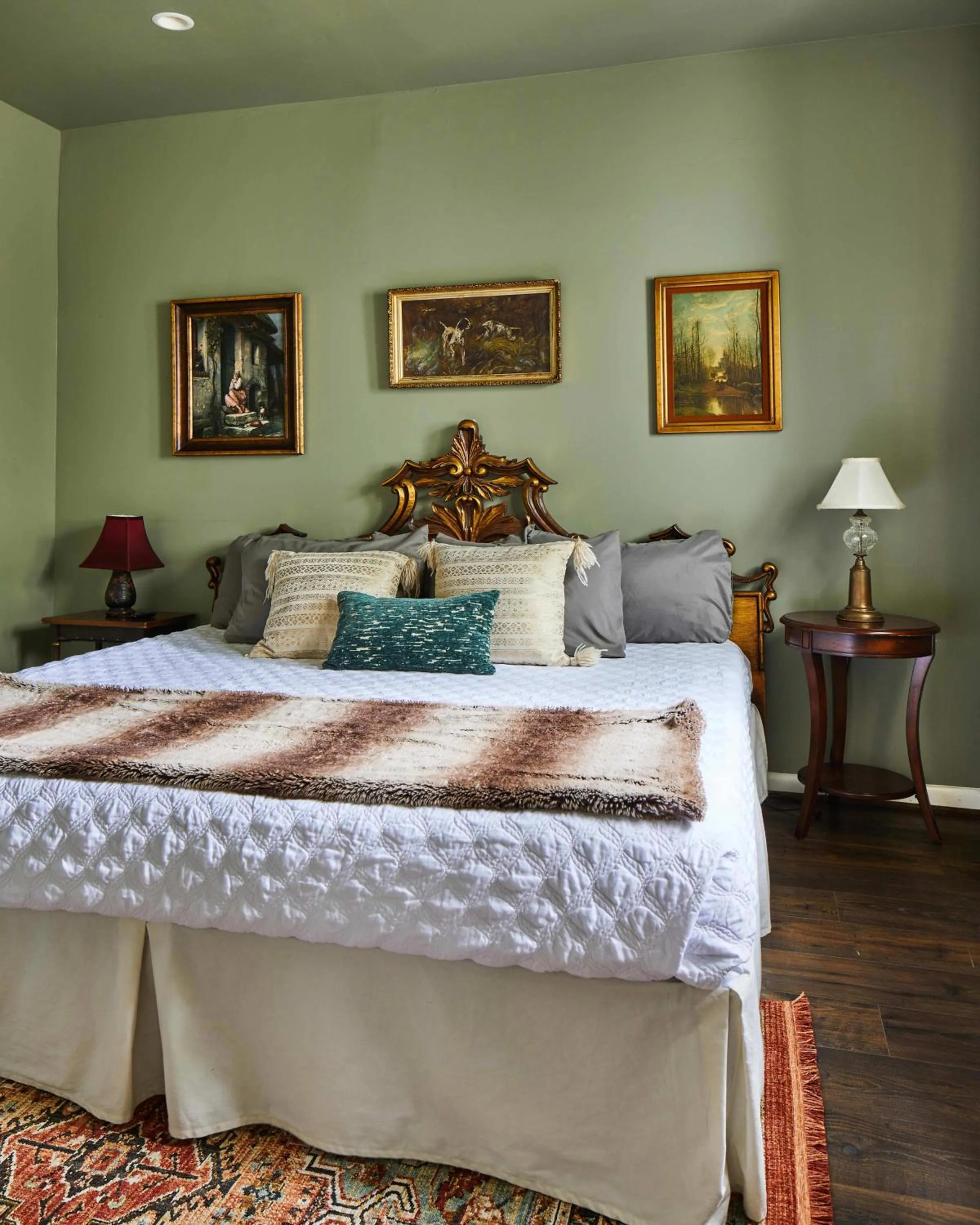 Bed in Eden Brae: Historic Southern Gothic Mansion