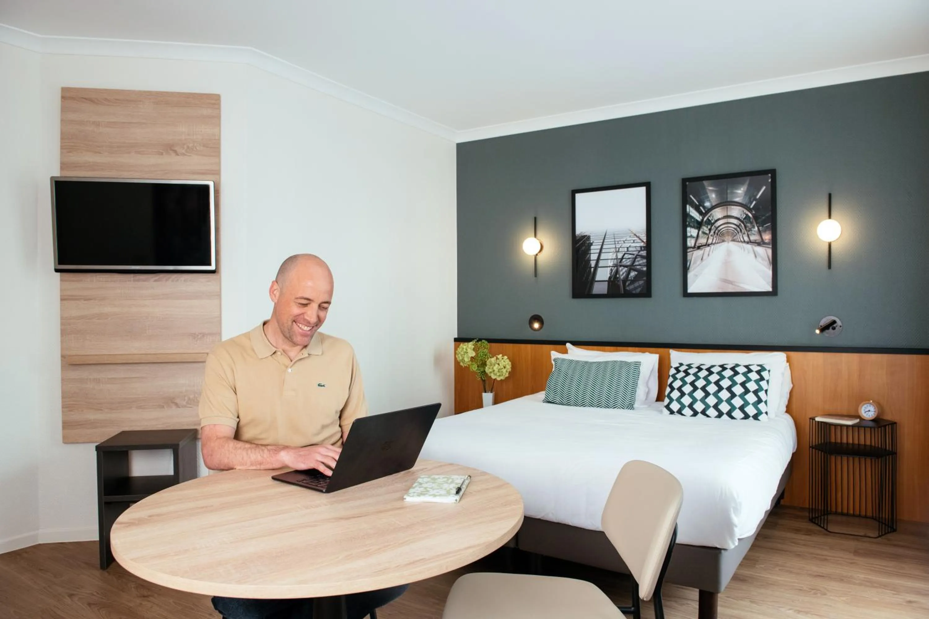 Bedroom, Bed in Aparthotel Adagio La Défense Le Parc