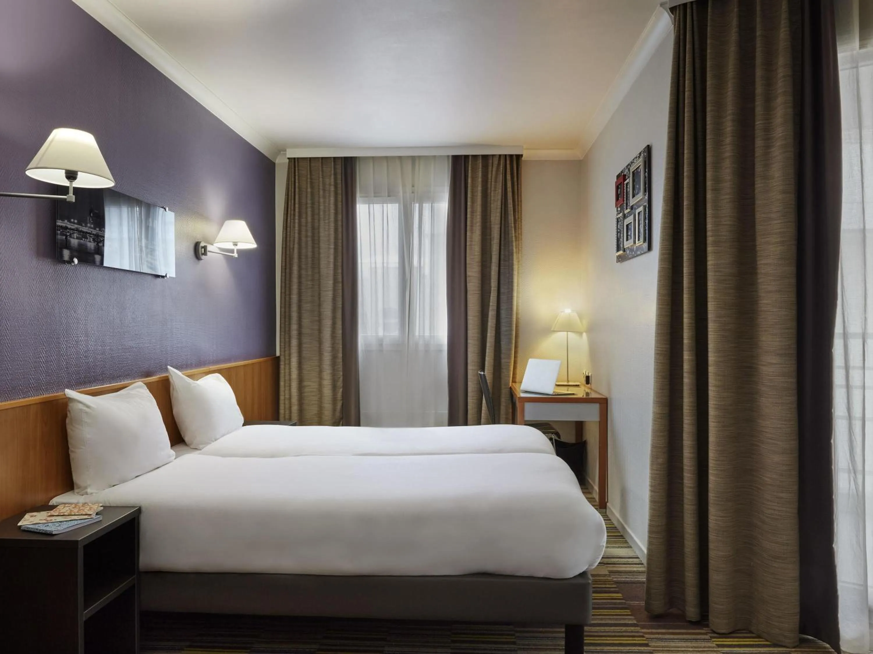 Bedroom, Bed in Aparthotel Adagio La Défense Le Parc