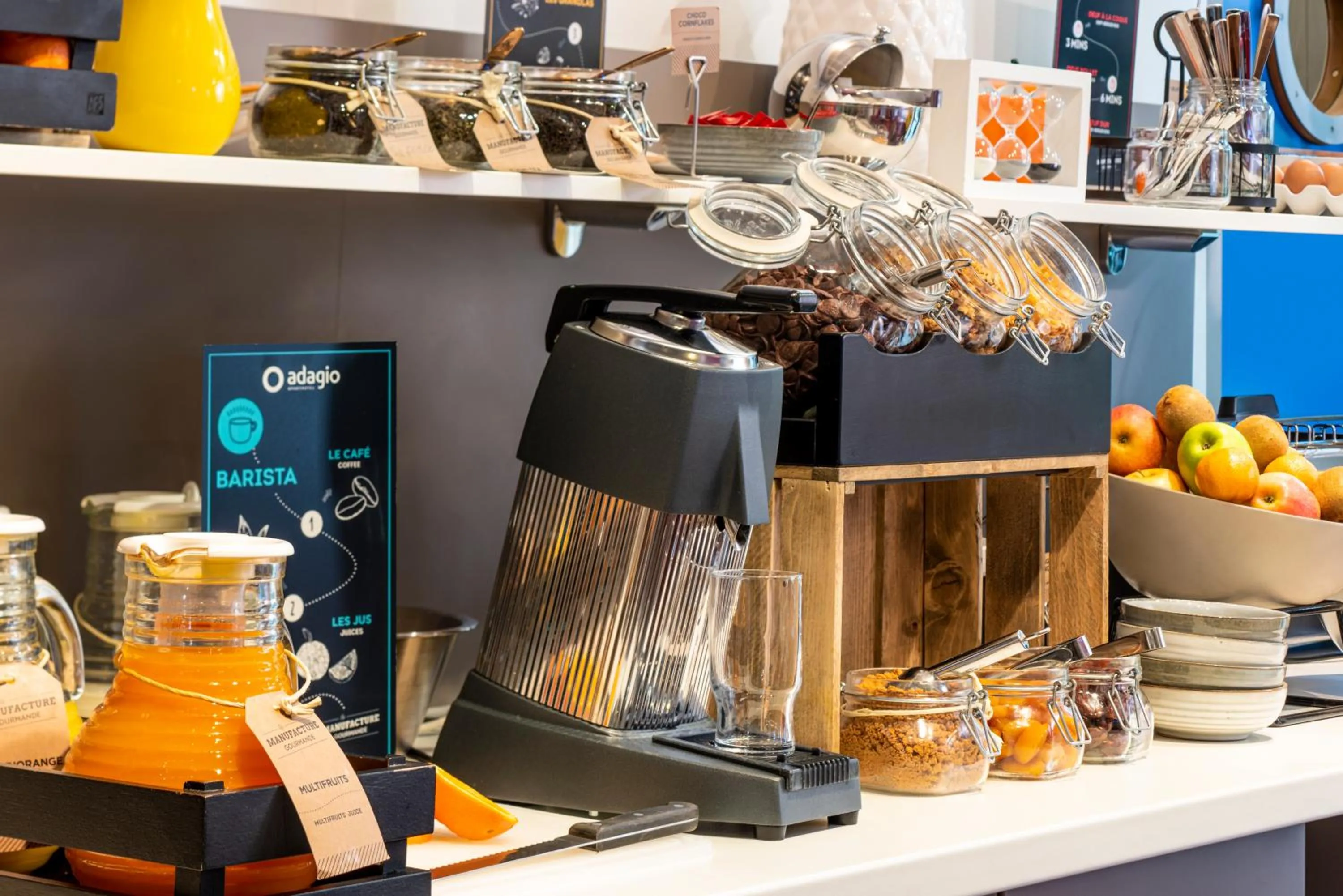 Breakfast in Aparthotel Adagio La Défense Kléber