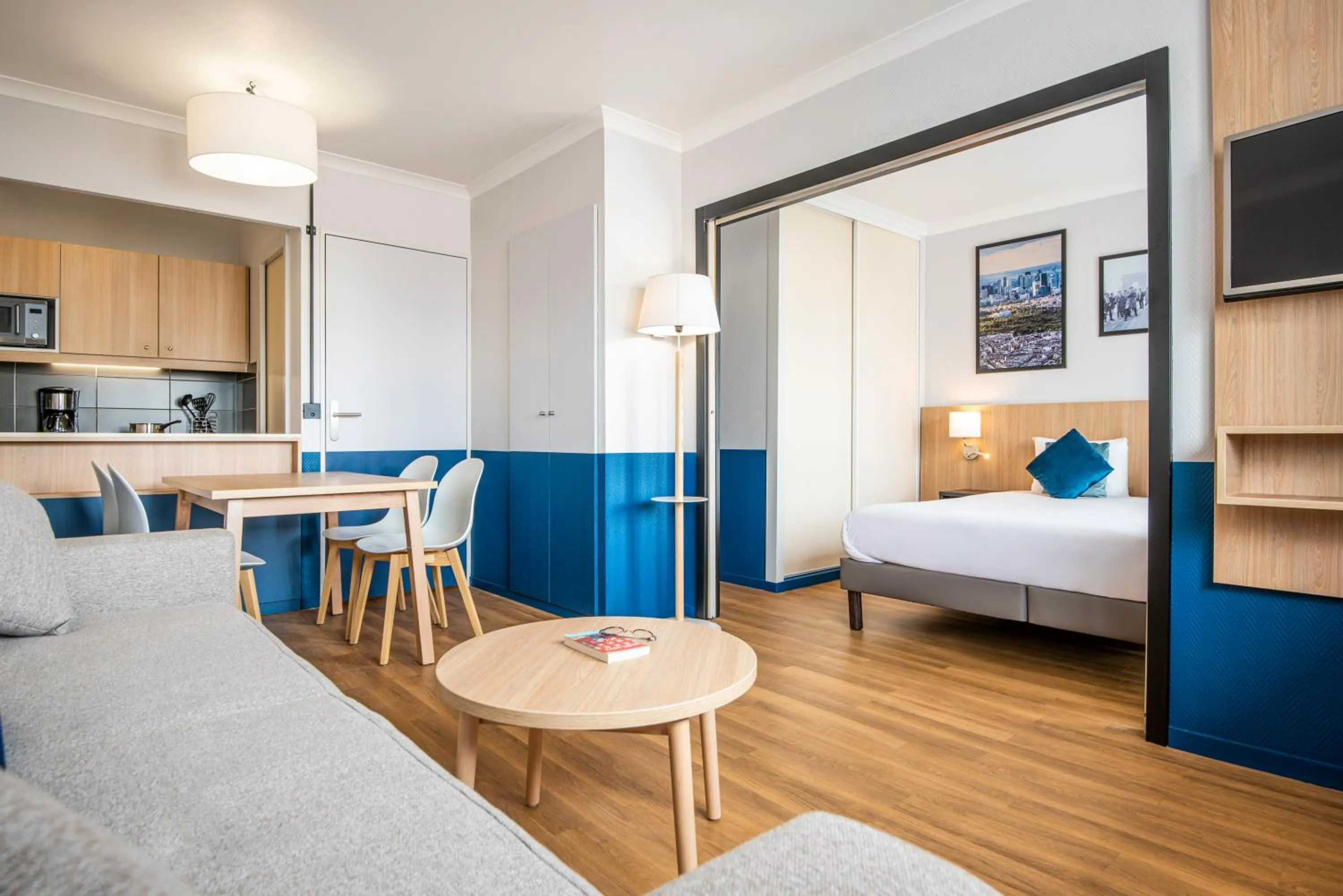 Photo of the whole room, Bed in Aparthotel Adagio La Défense Kléber