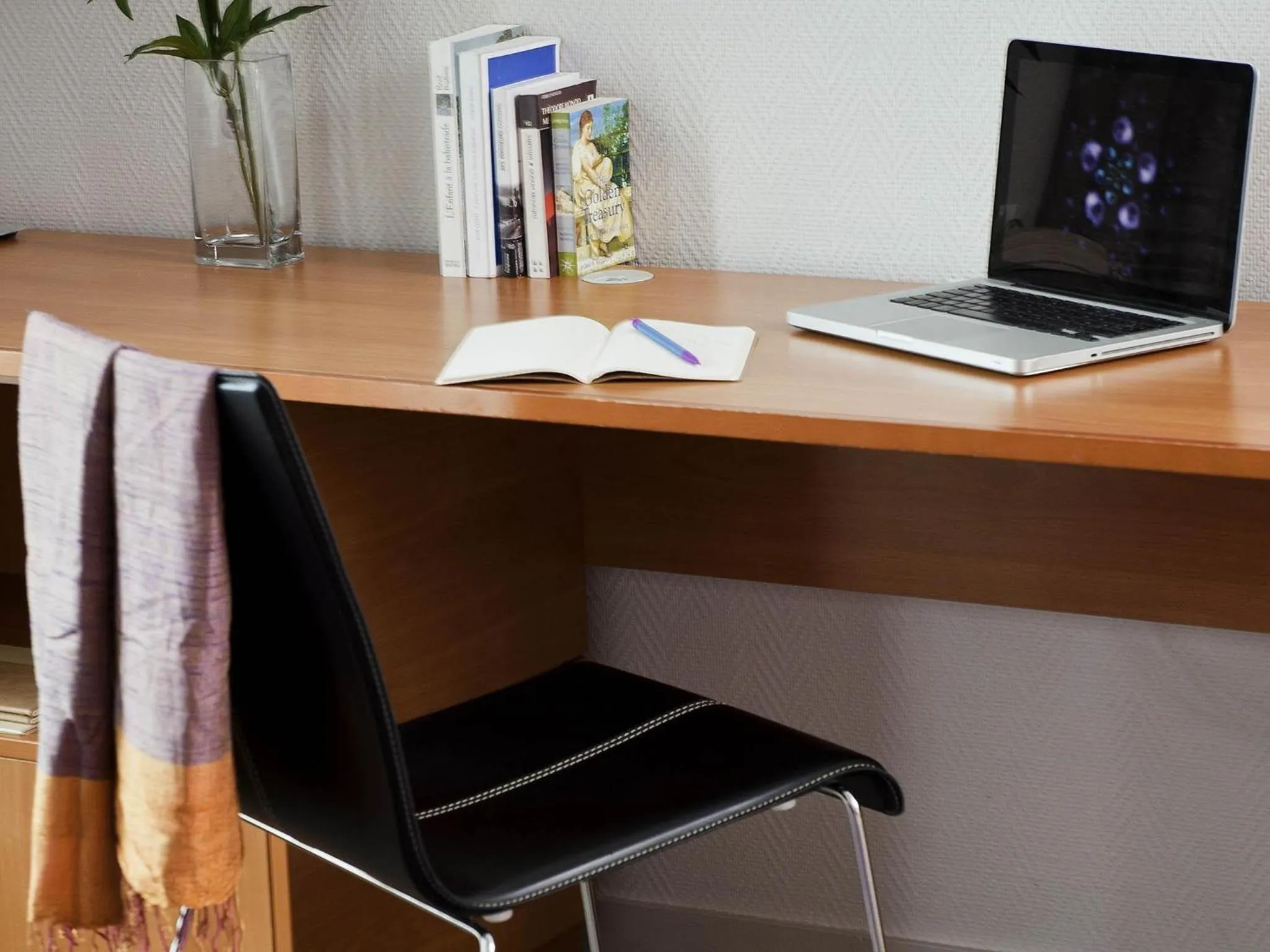 Bedroom in Aparthotel Adagio La Défense Kléber