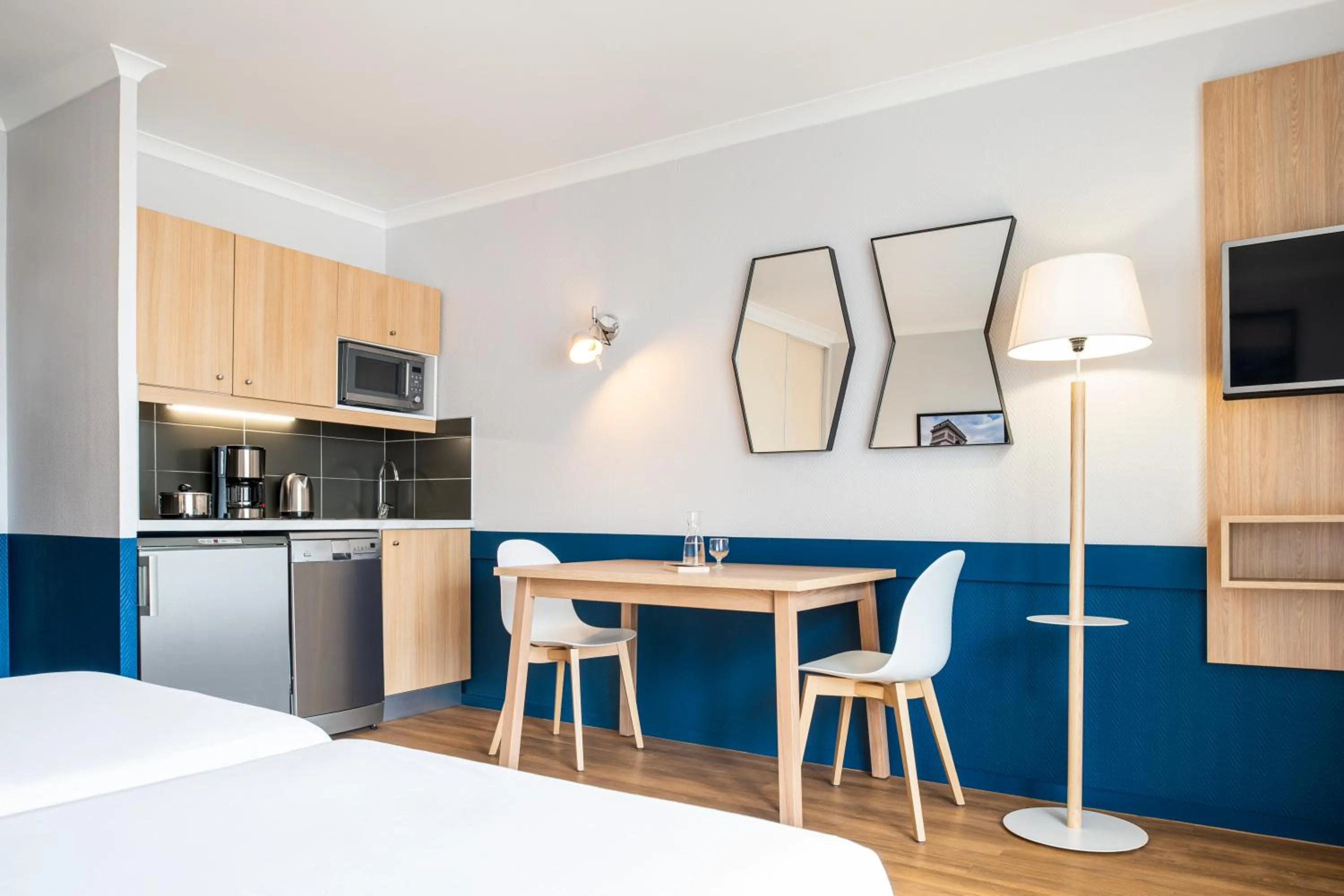 Dining area, Bed in Aparthotel Adagio La Défense Kléber