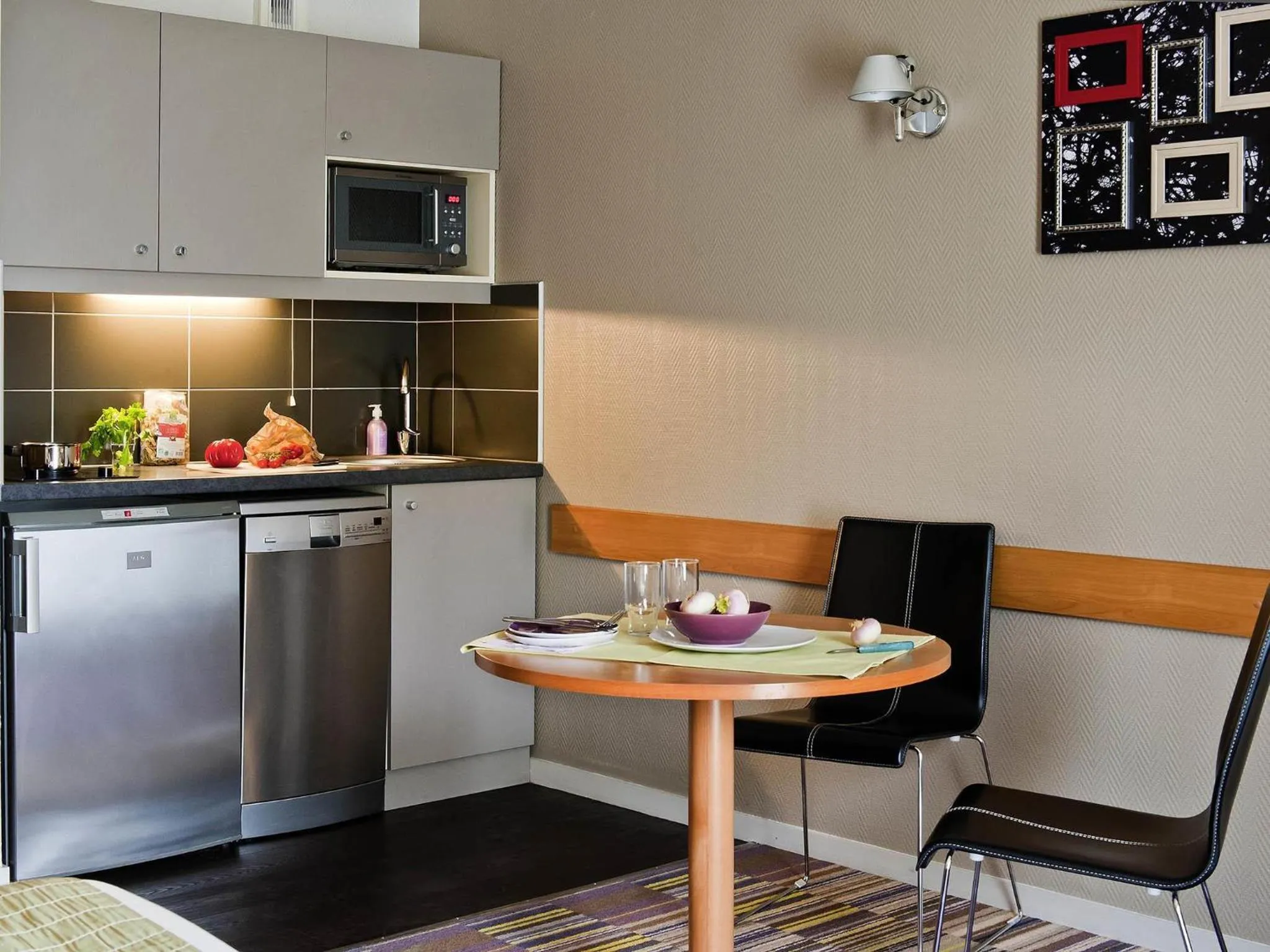 Bedroom in Aparthotel Adagio La Défense Kléber