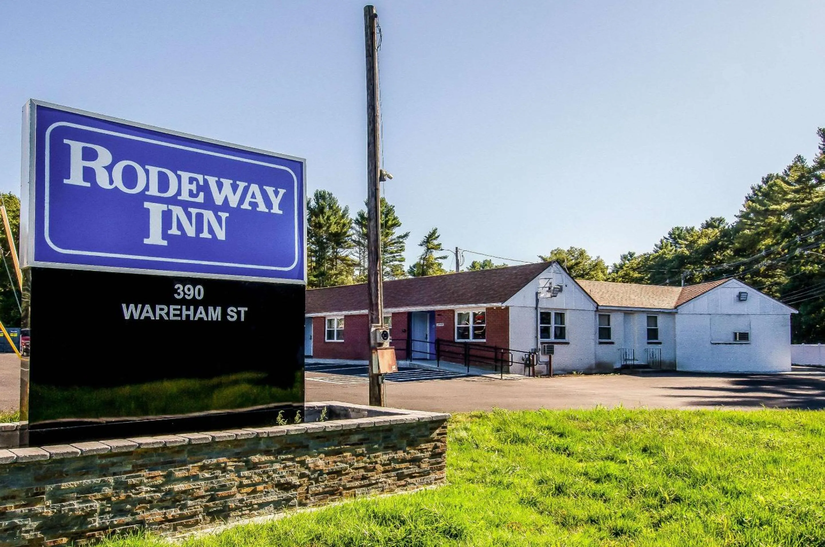 Property building in Rodeway Inn Middleboro-Plymouth