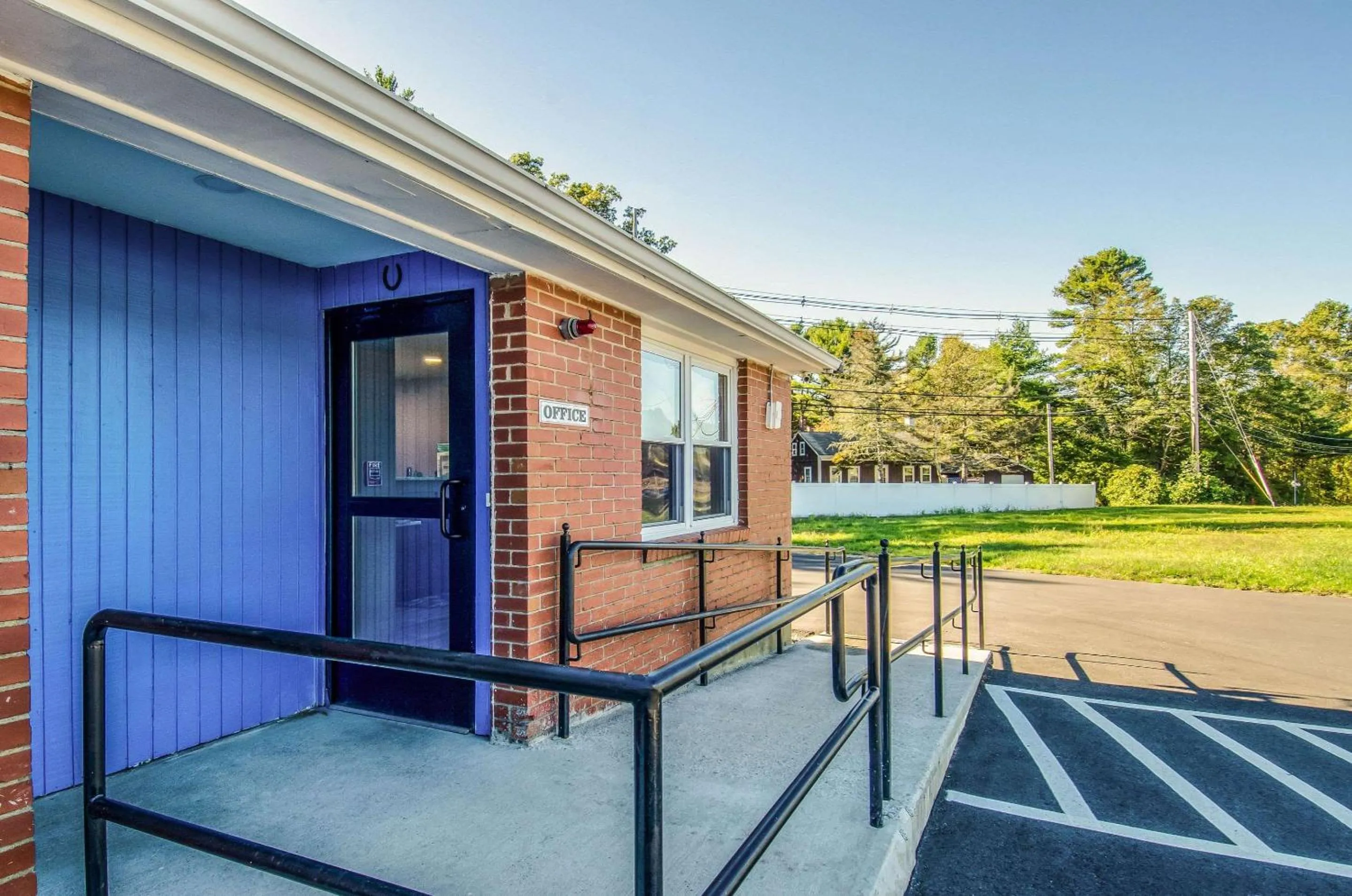 Property building in Rodeway Inn Middleboro-Plymouth