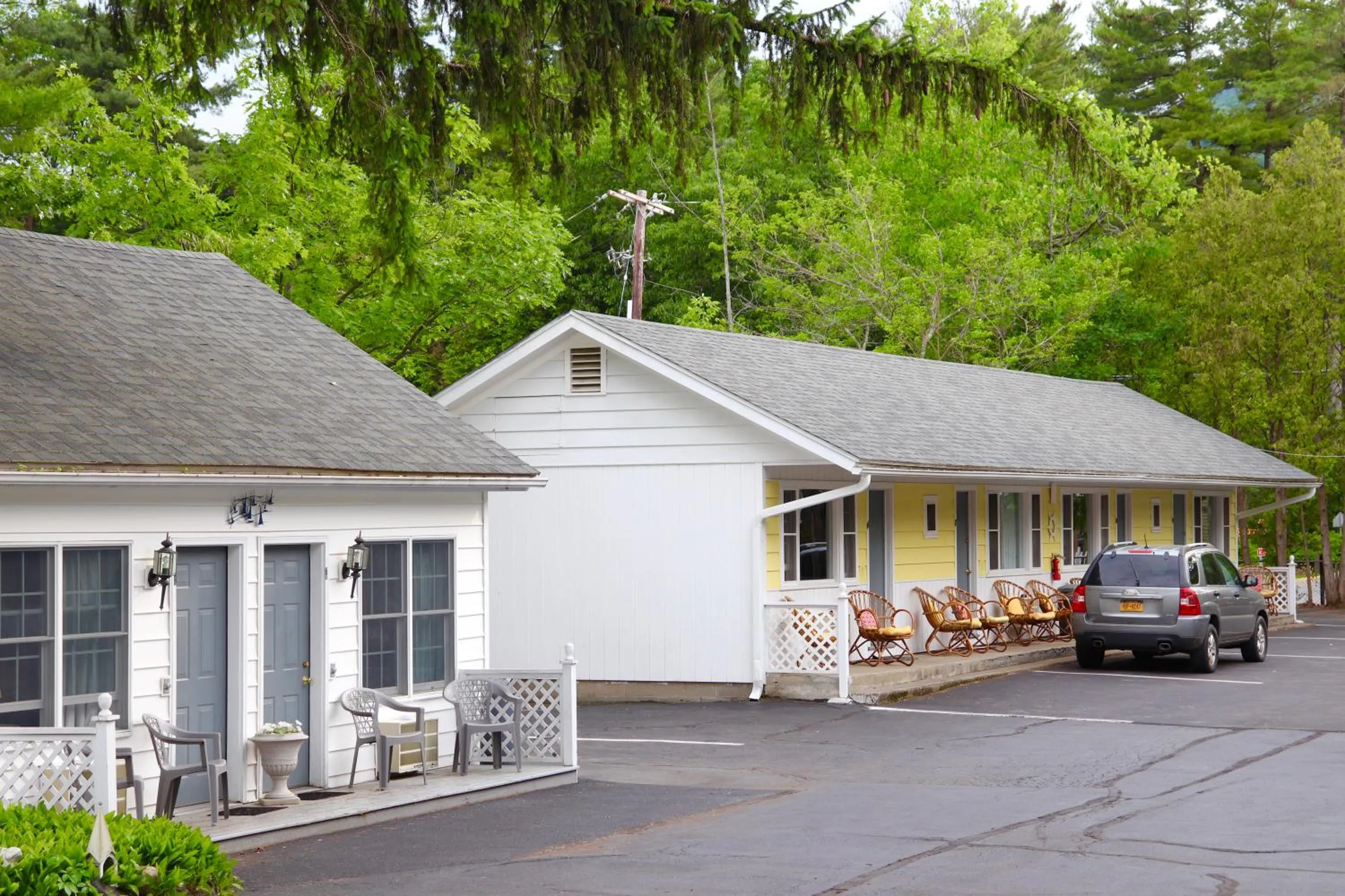 Property building in Admiral Motel
