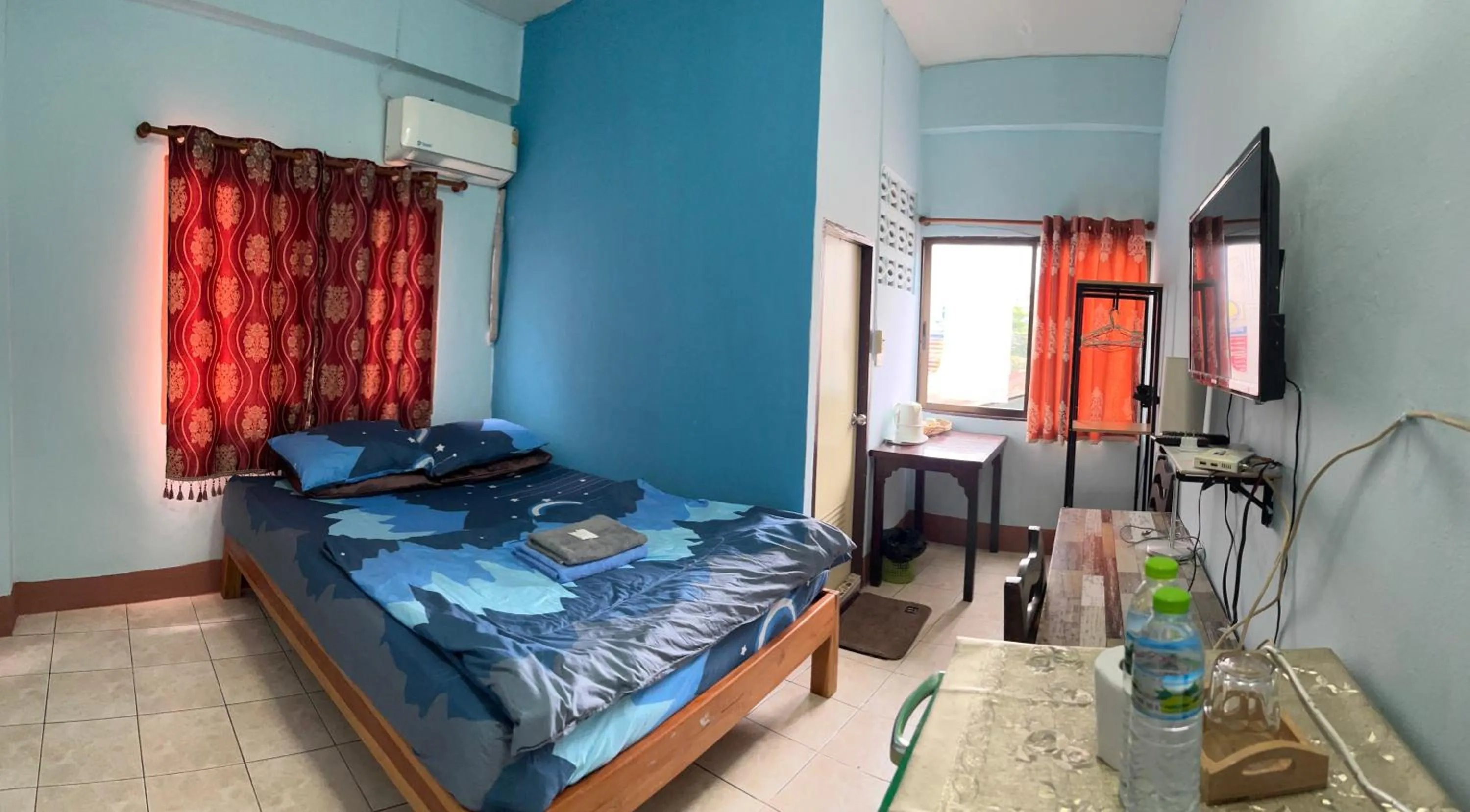 Small Double Room in Baan Picha 2
