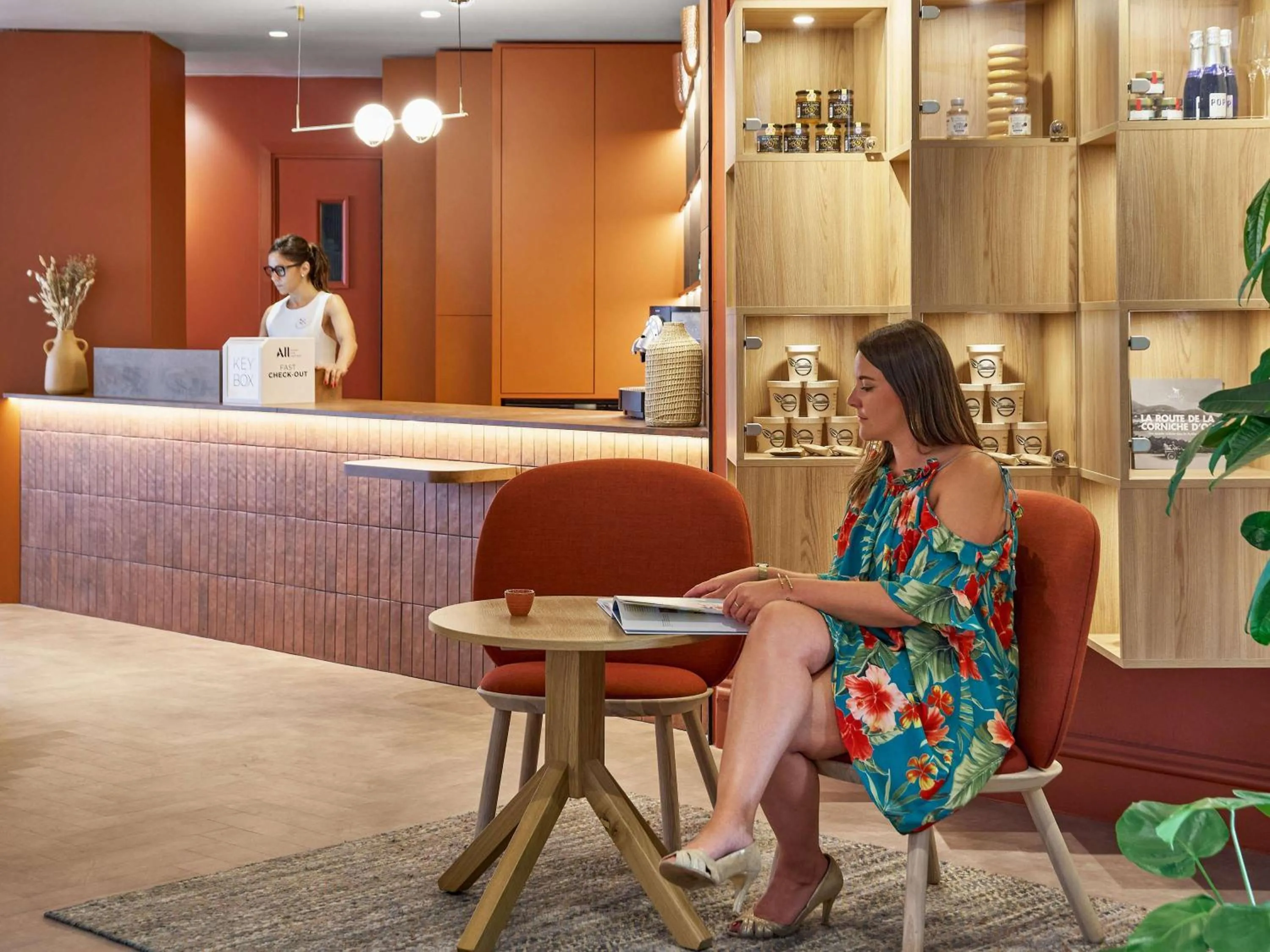 Property building in Hotel Continental Saint Raphael