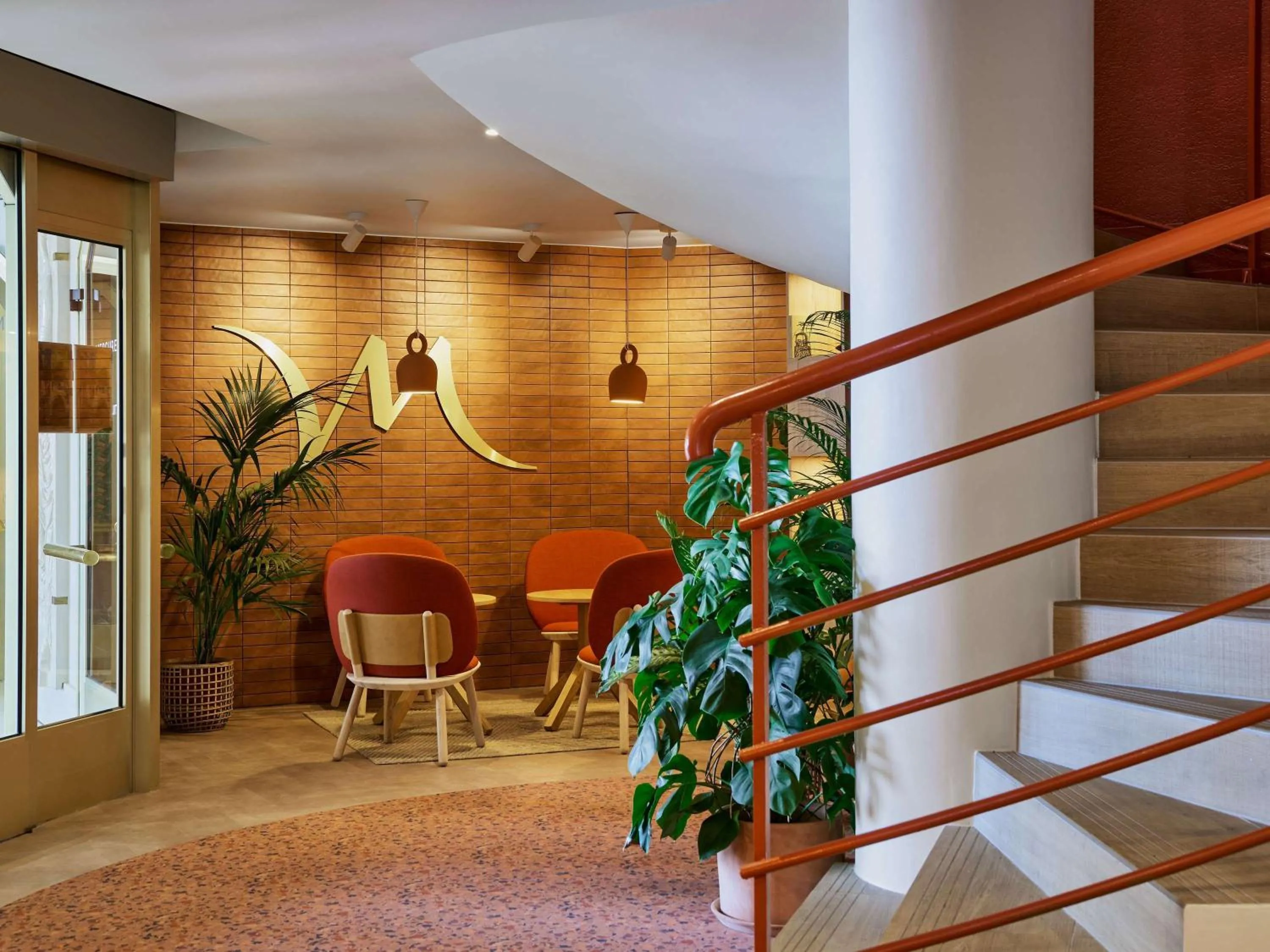 Property building in Hotel Continental Saint Raphael