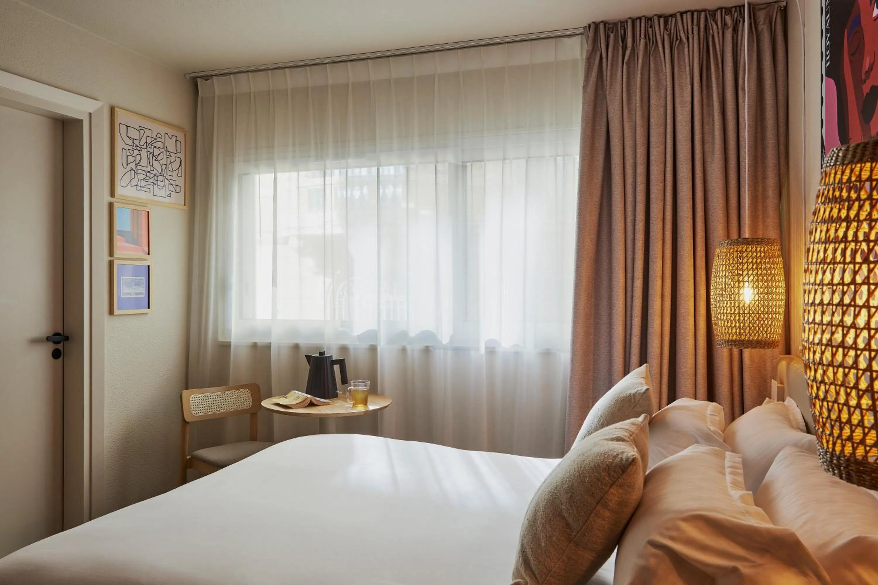 Photo of the whole room, Bed in Mercure Saint Raphael Centre Plage