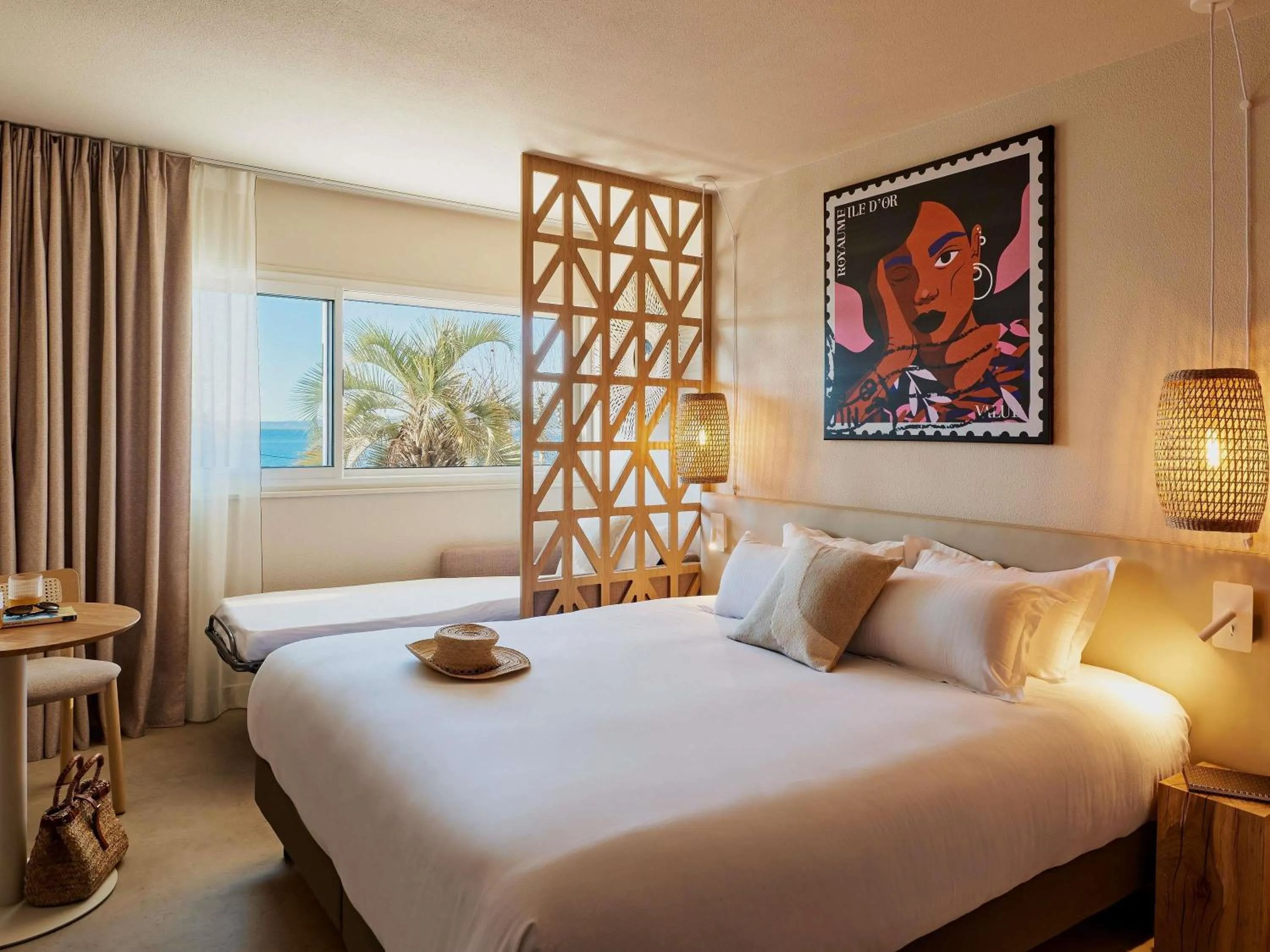 Bedroom, Bed in Mercure Saint Raphael Centre Plage