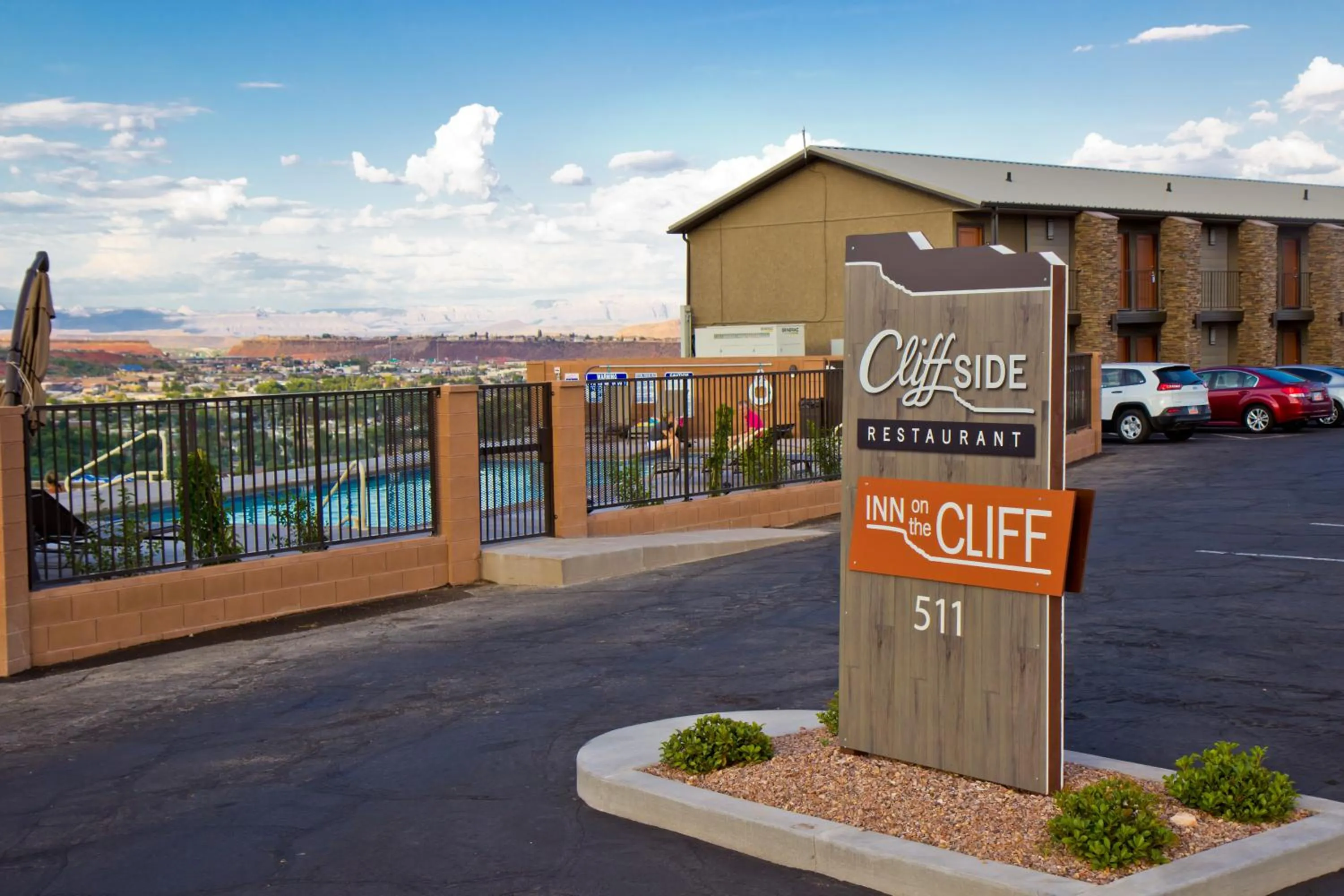Facade/entrance in Inn On The Cliff