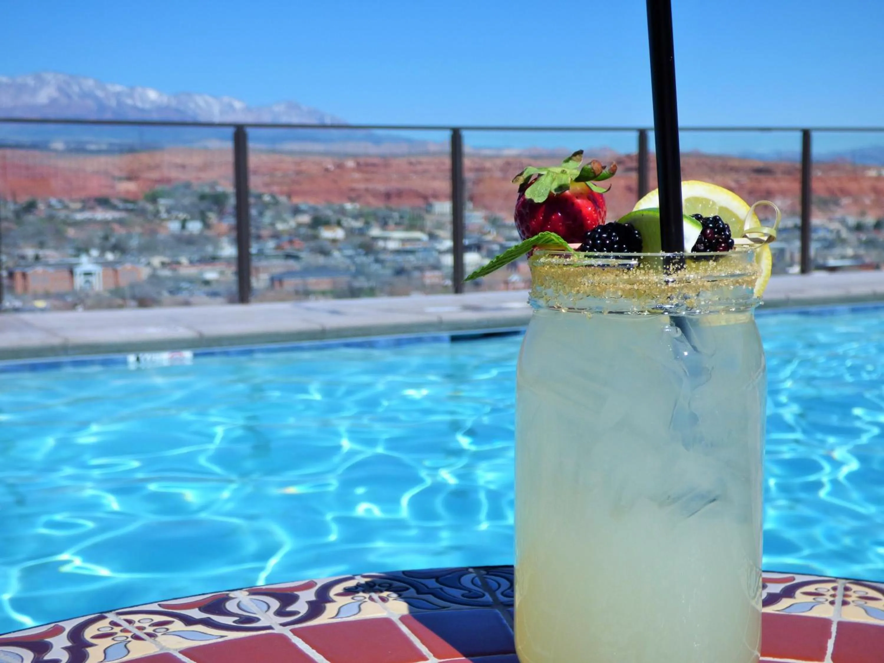 Swimming pool in Inn On The Cliff