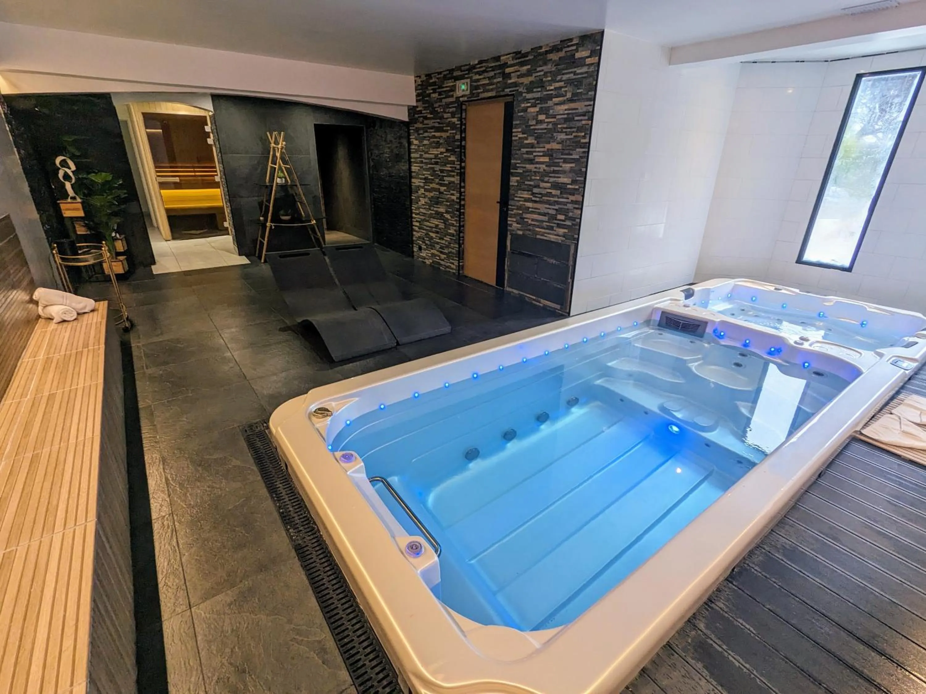 Spa and wellness centre/facilities in Le Confidentiel Hôtel & SPA