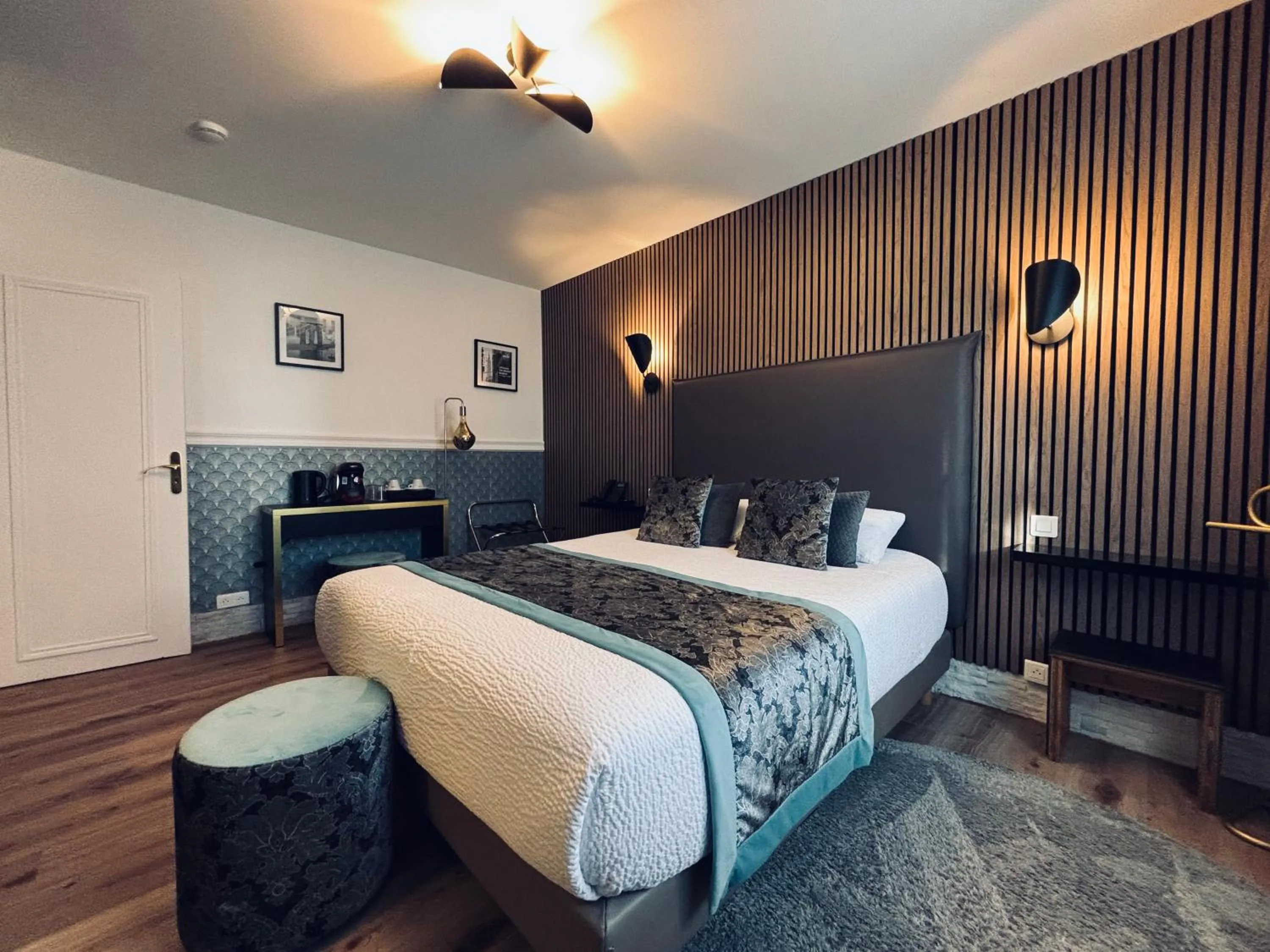 Bed in Le Confidentiel Hôtel & SPA