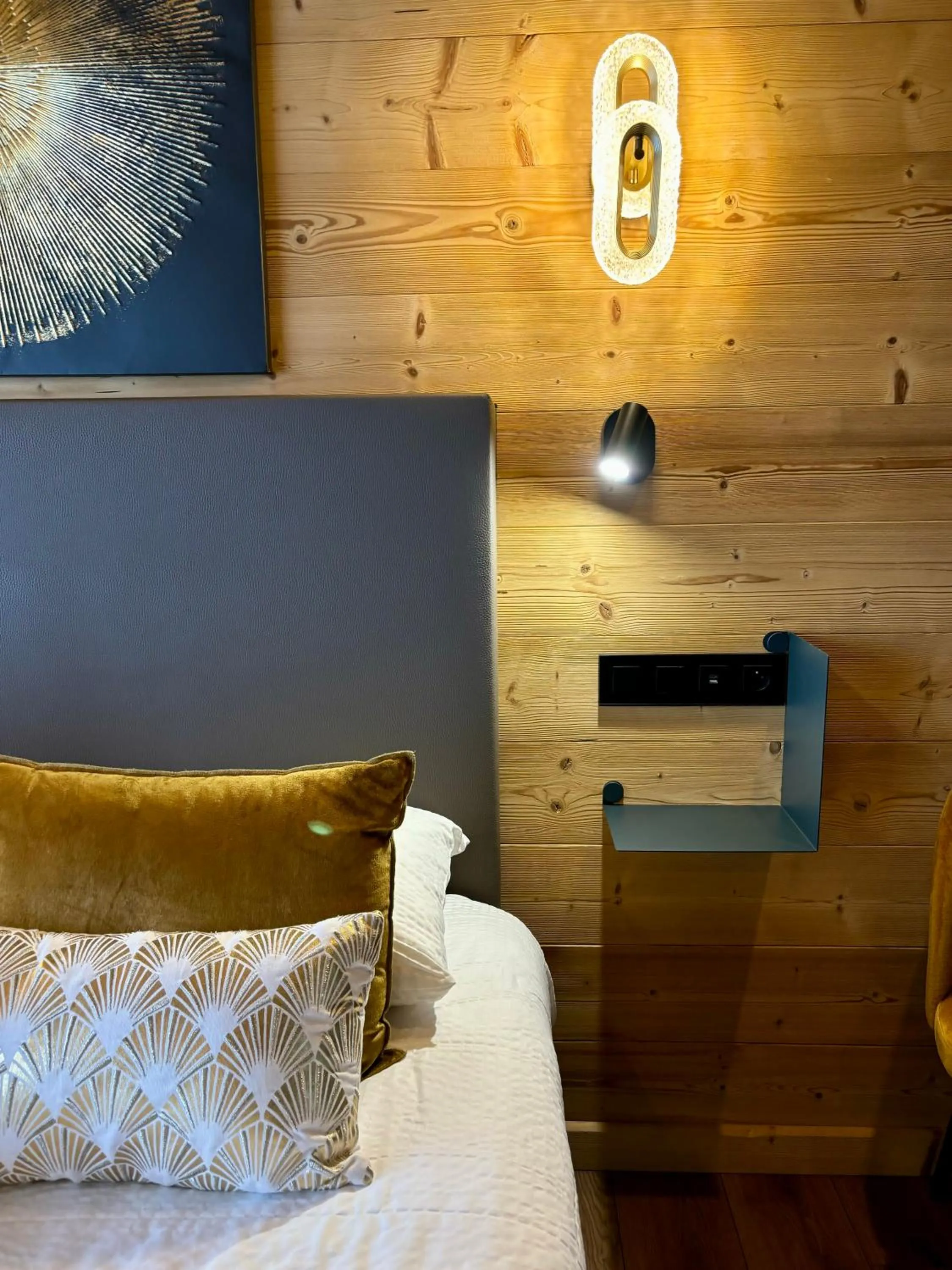 Photo of the whole room, Bed in Le Confidentiel Hôtel & SPA