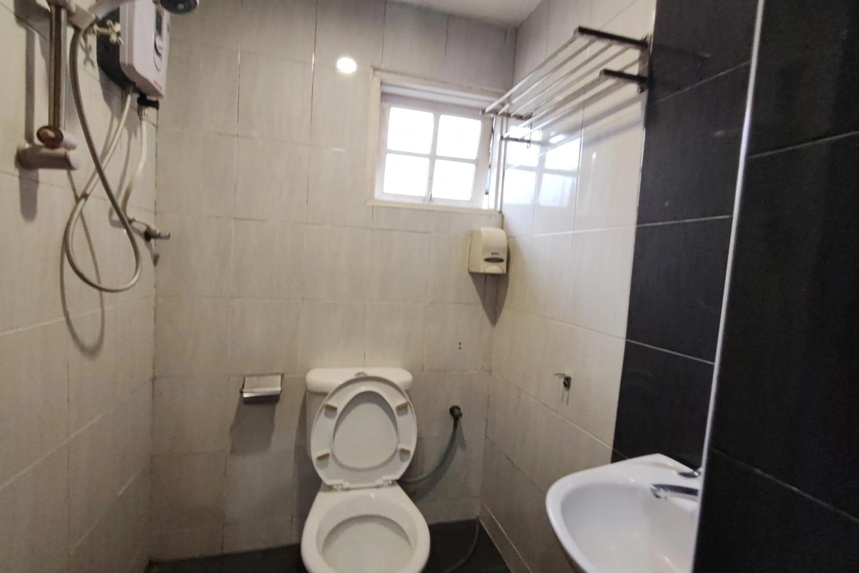 Shower in Heaven Mountain Hill Hotel 1 Cameron Highlands