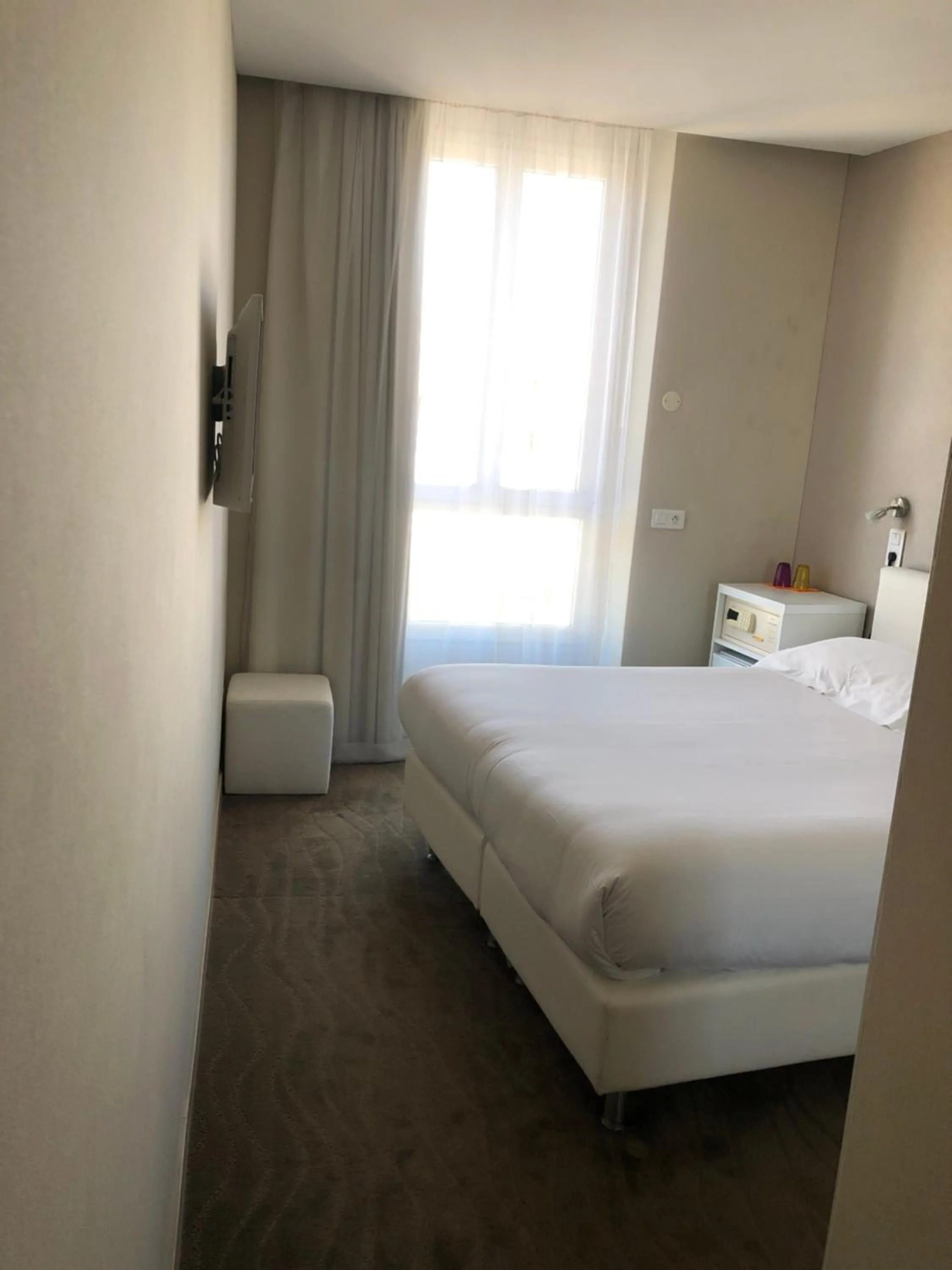 Photo of the whole room, Bed in Hôtel Ligure