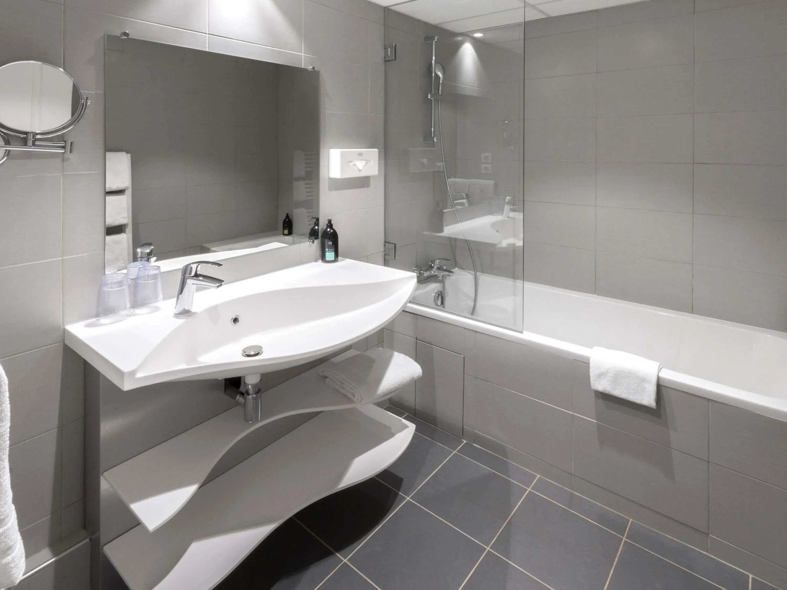 Bedroom in Aparthotel Adagio Nice Promenade des Anglais