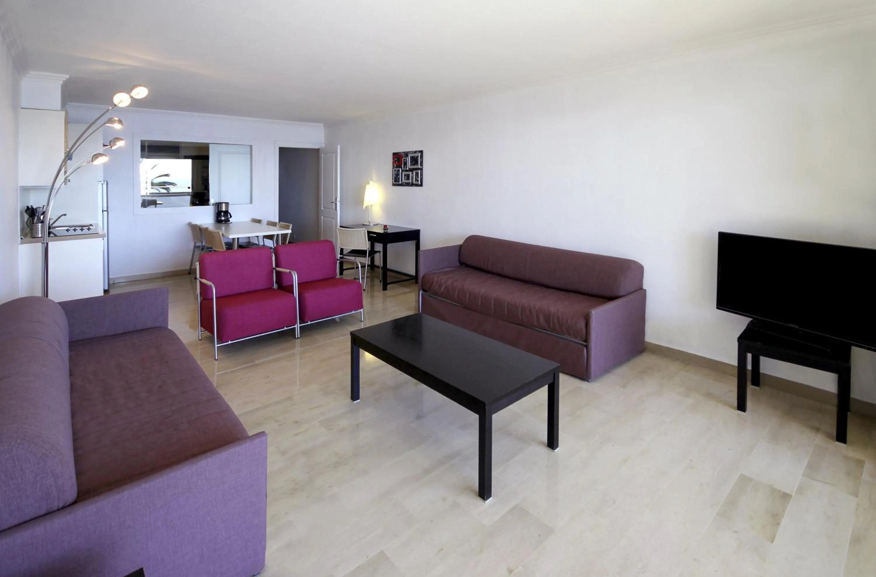 Day in Aparthotel Adagio Nice Promenade des Anglais