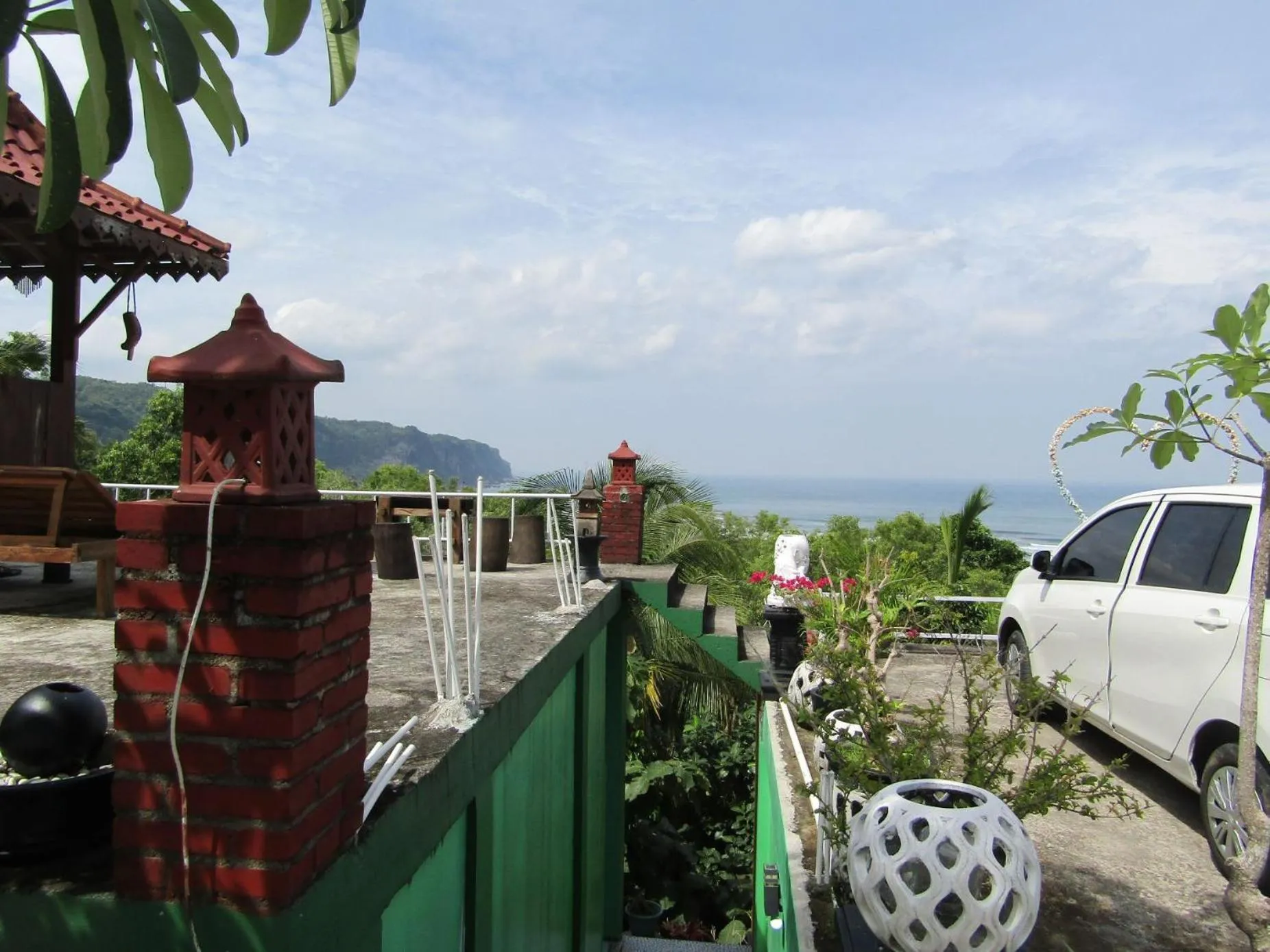 Losmen Kinasih Puncak & Gazebo Pandang